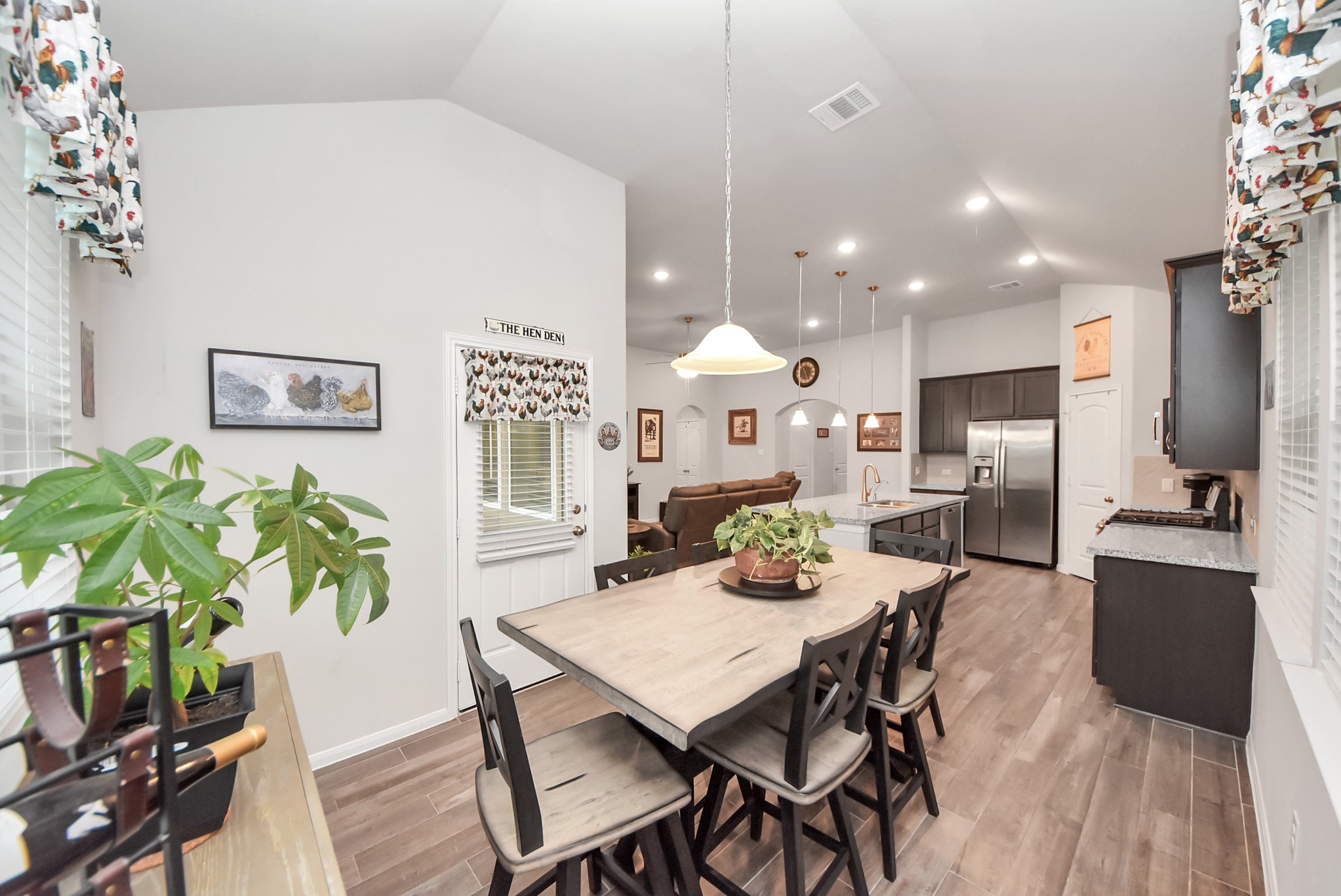 1859 Beau Banks Way, Alvin, TX 77511