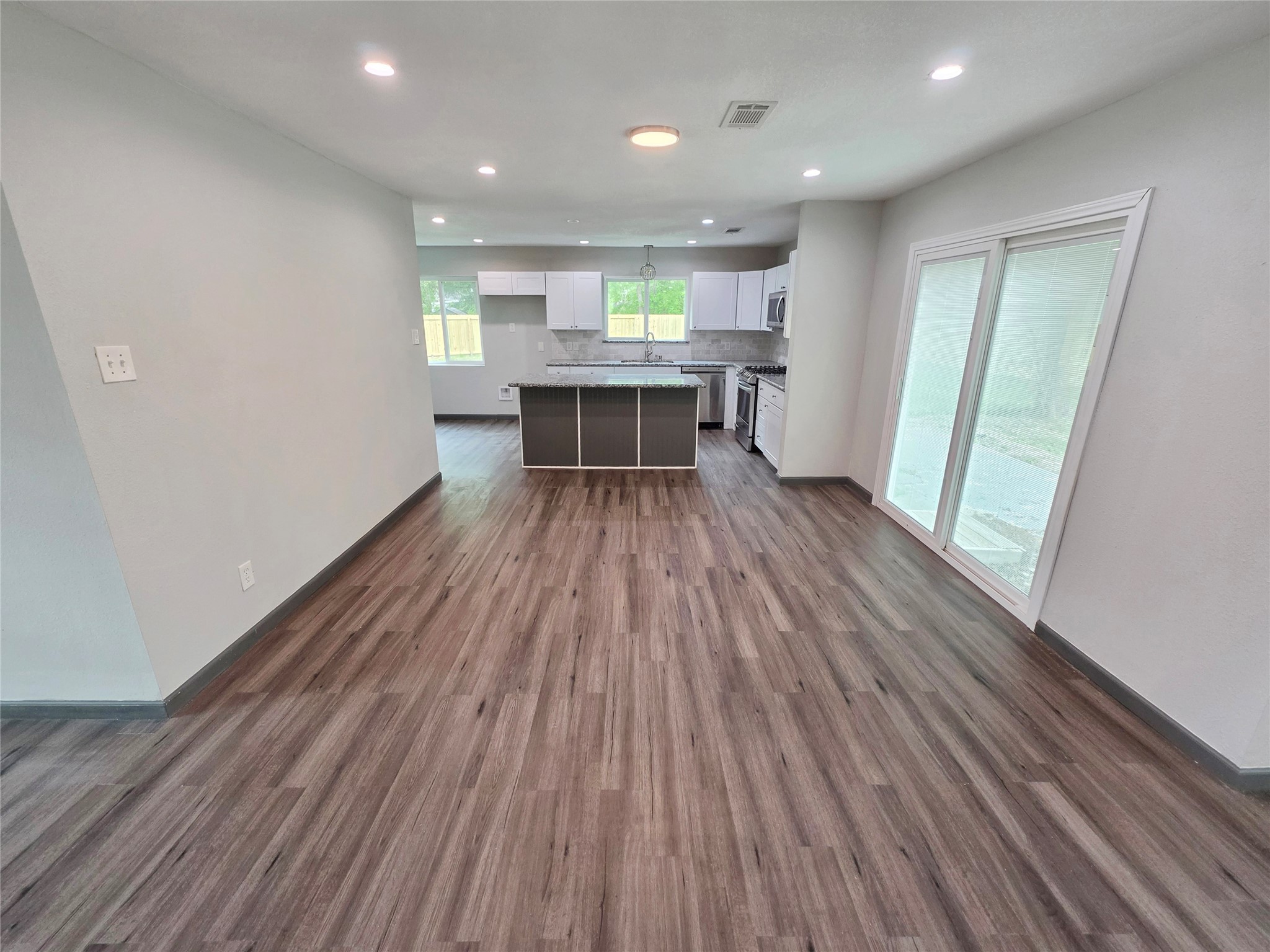 910 Royal Oak Drive, Dickinson, TX 77539