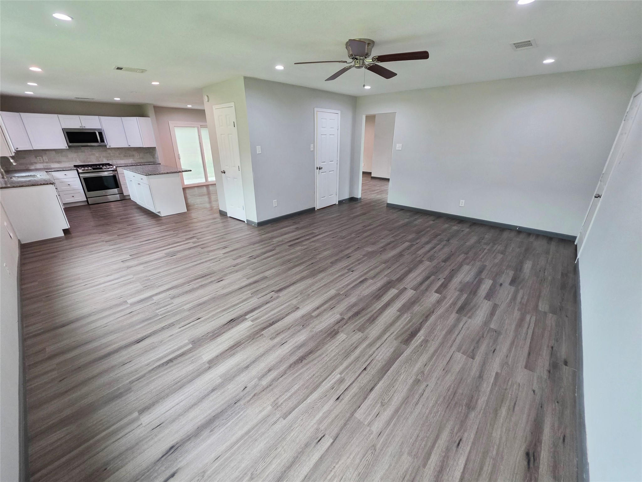 910 Royal Oak Drive, Dickinson, TX 77539