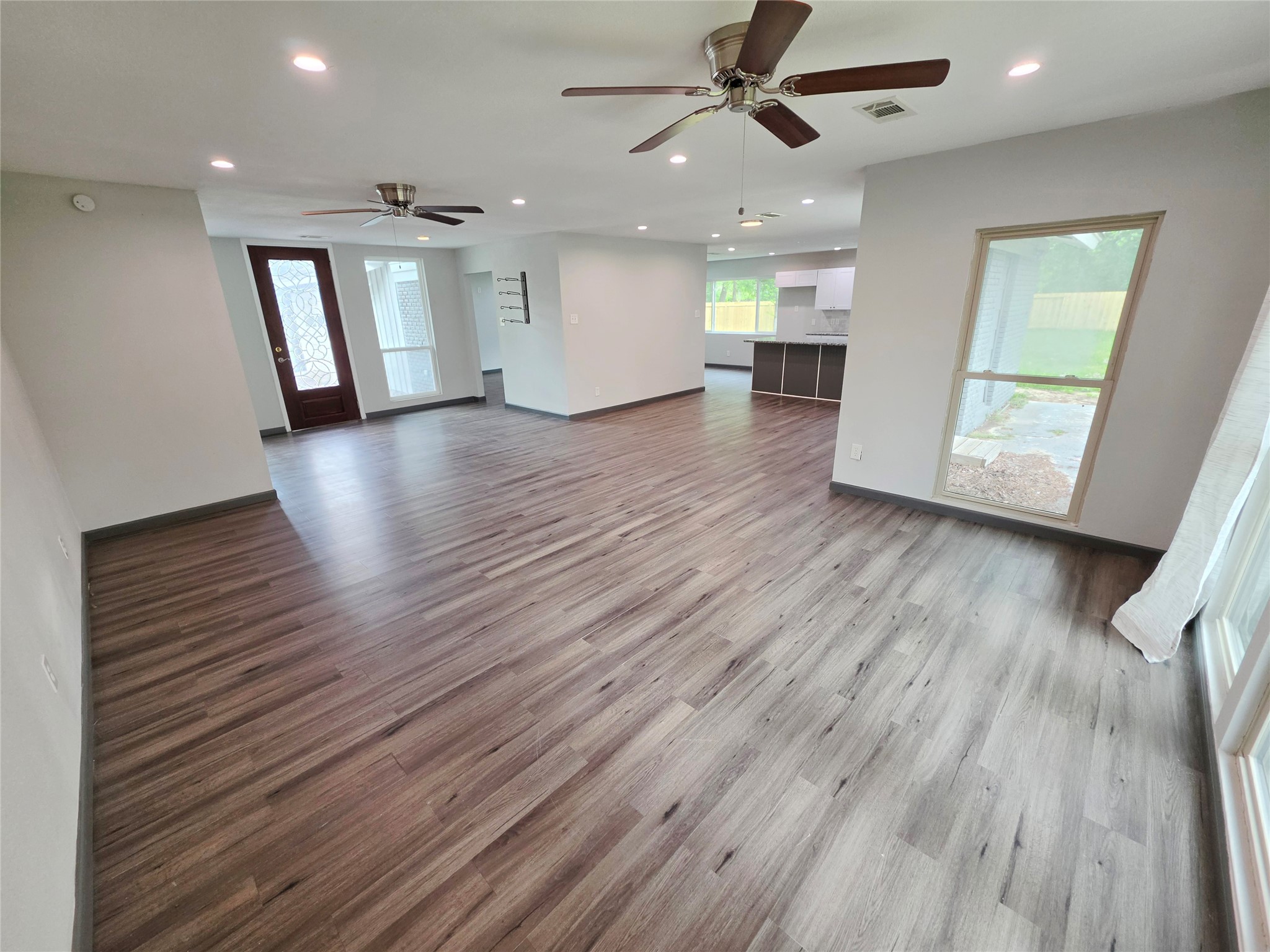 910 Royal Oak Drive, Dickinson, TX 77539