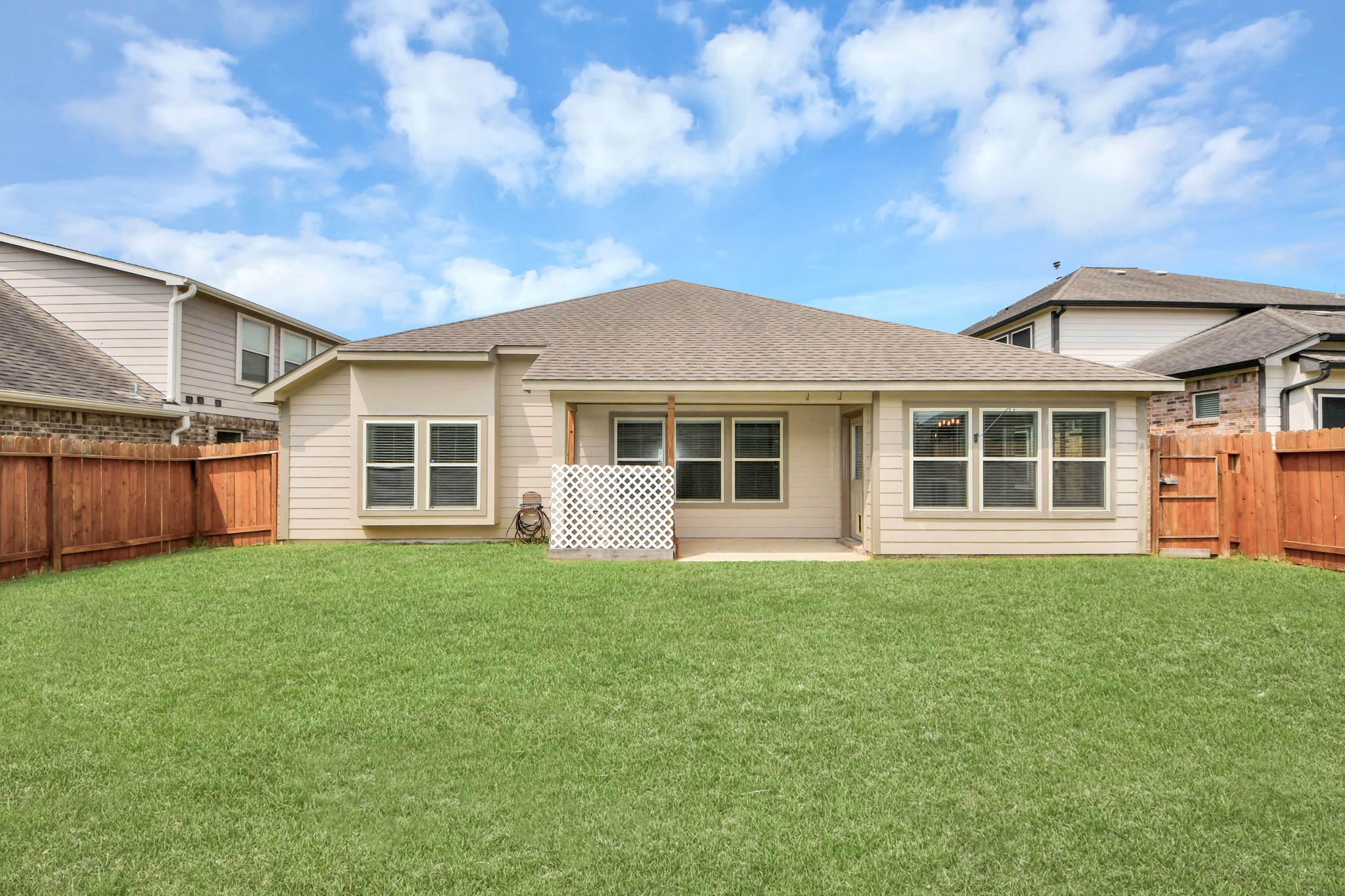 731 Rim Water Drive, Alvin, TX 77511