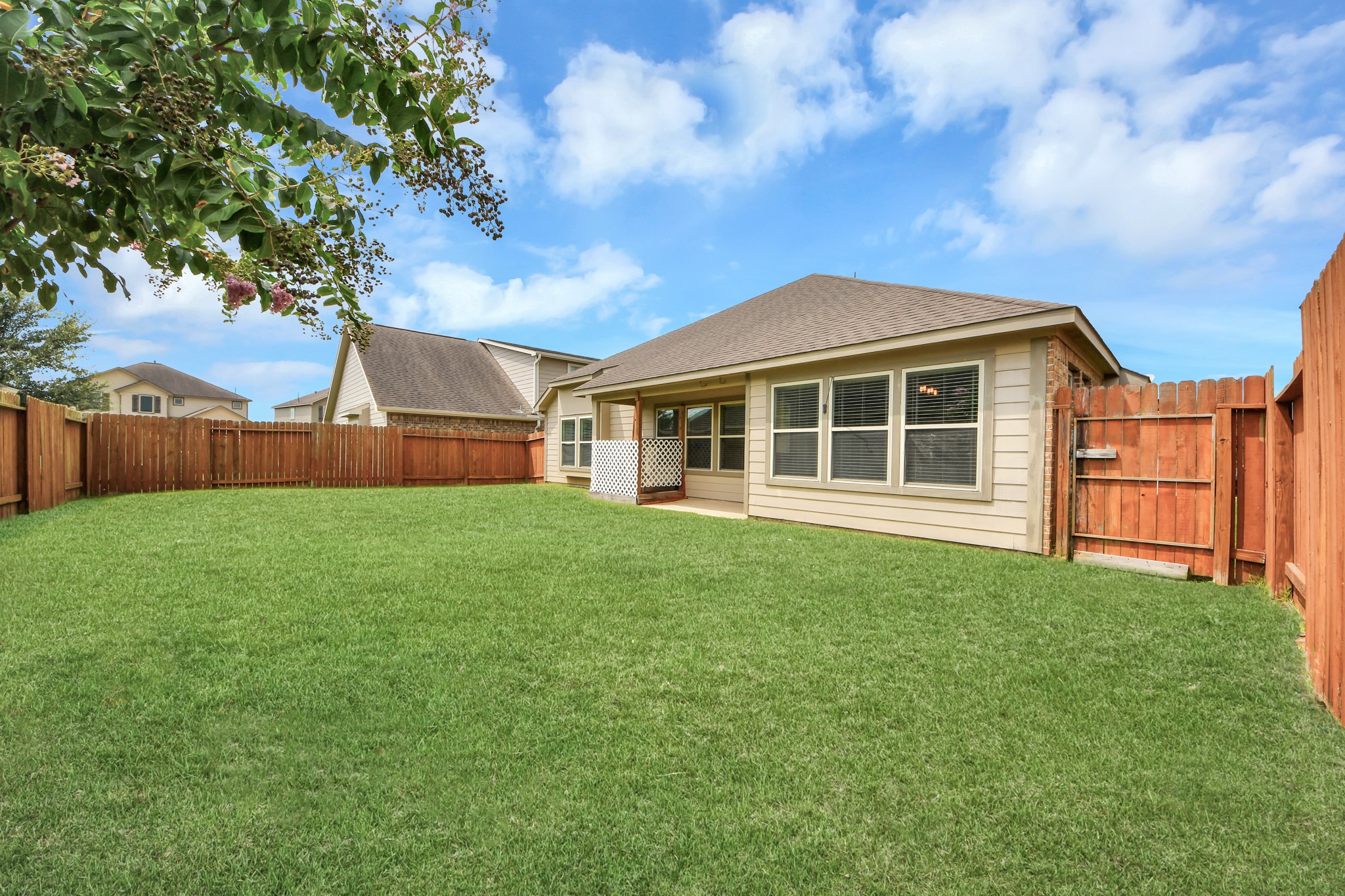 731 Rim Water Drive, Alvin, TX 77511