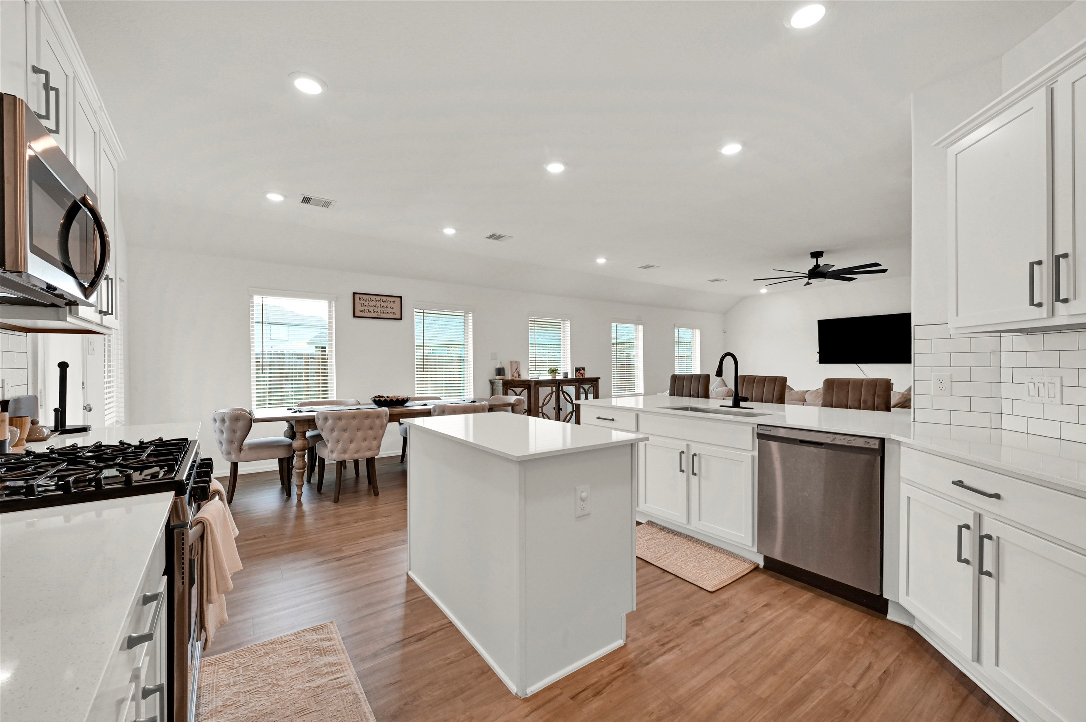 4802 Penton Meadow Lane, Rosharon, TX 77583