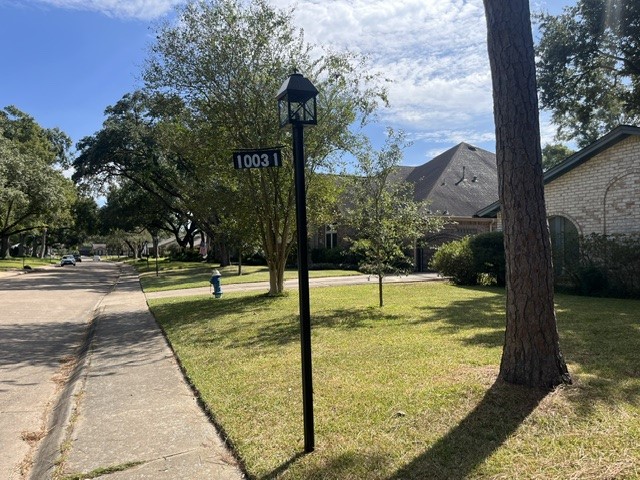 10031 Briar Rose Drive, Houston, TX 77042 10031 Briar Rose Drive, Houston, TX 77042