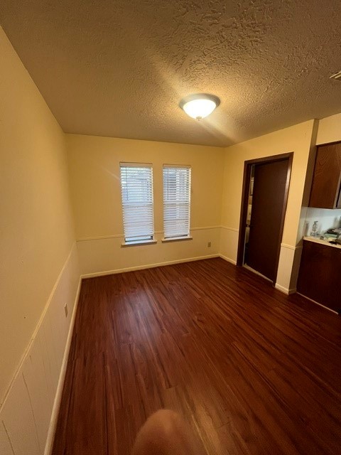 Breakfast area. Utility room off of this room and is a separate room.
