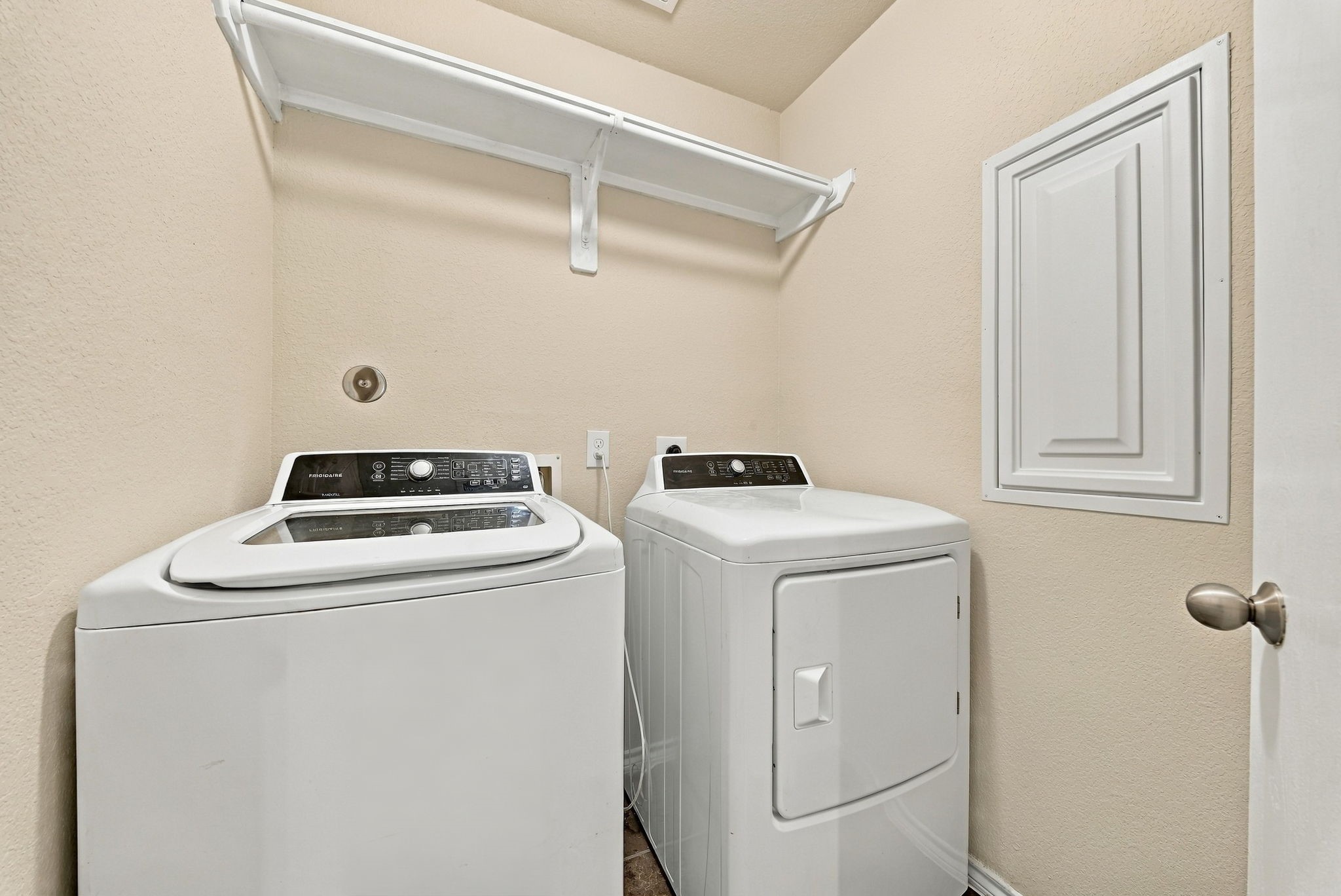 9911 Sterling Place Drive, Conroe, TX 77303