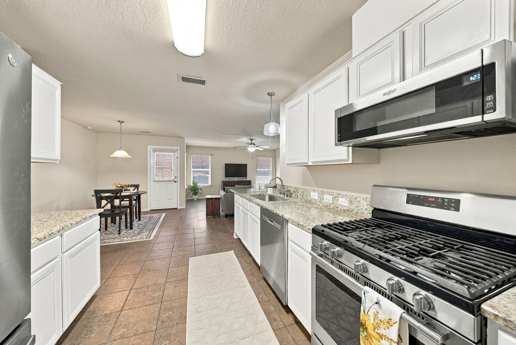 9911 Sterling Place Drive, Conroe, TX 77303