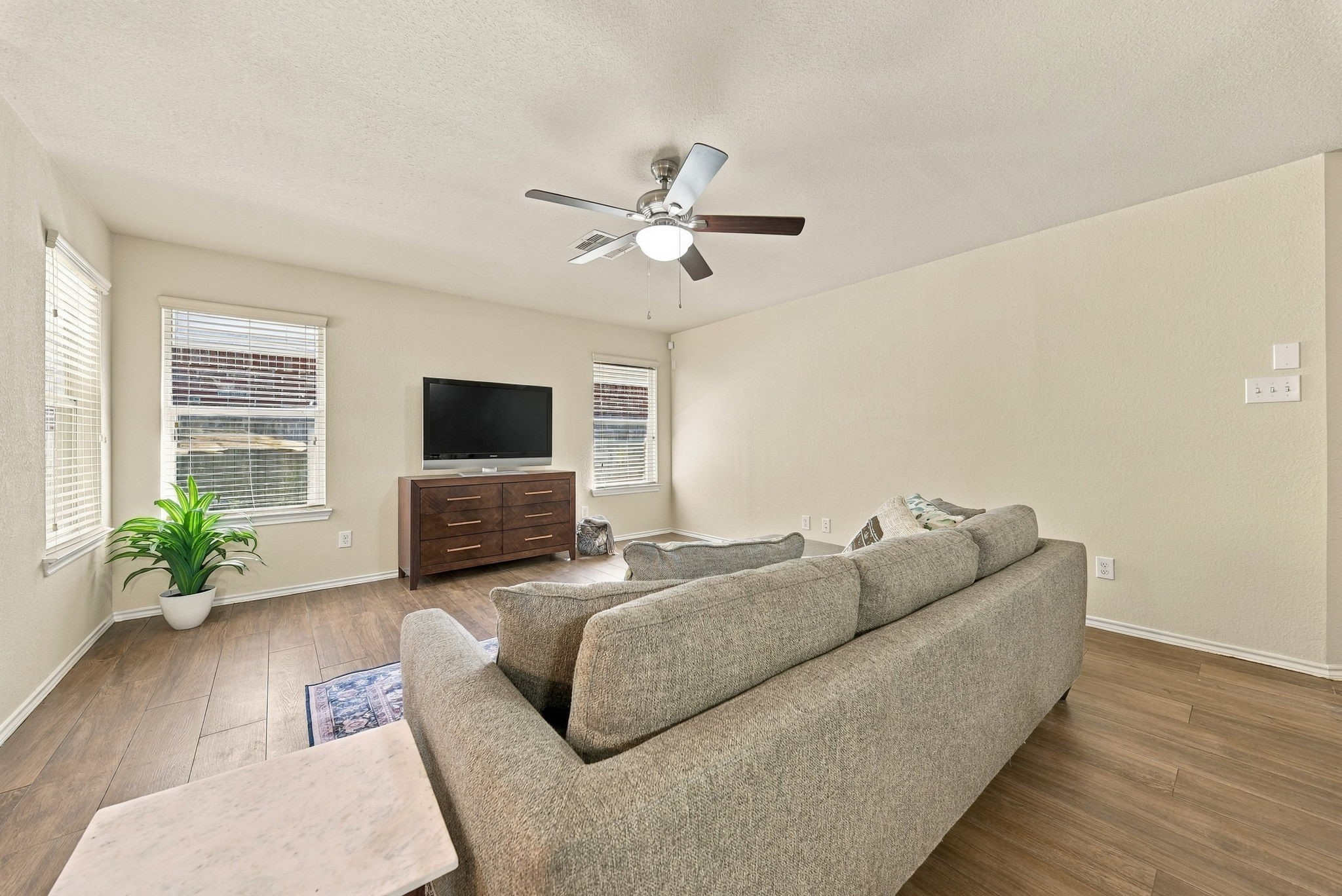 9911 Sterling Place Drive, Conroe, TX 77303