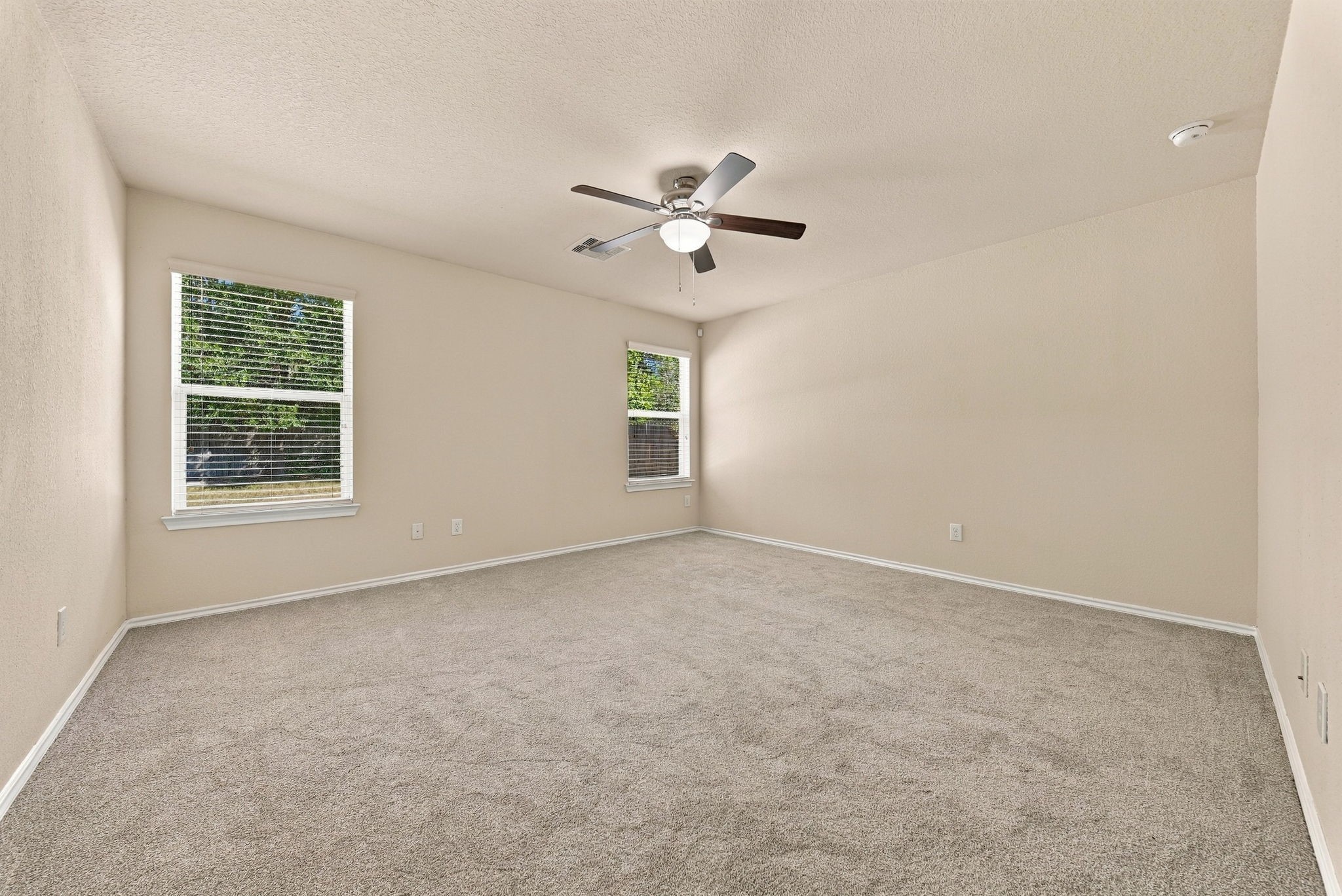 9911 Sterling Place Drive, Conroe, TX 77303