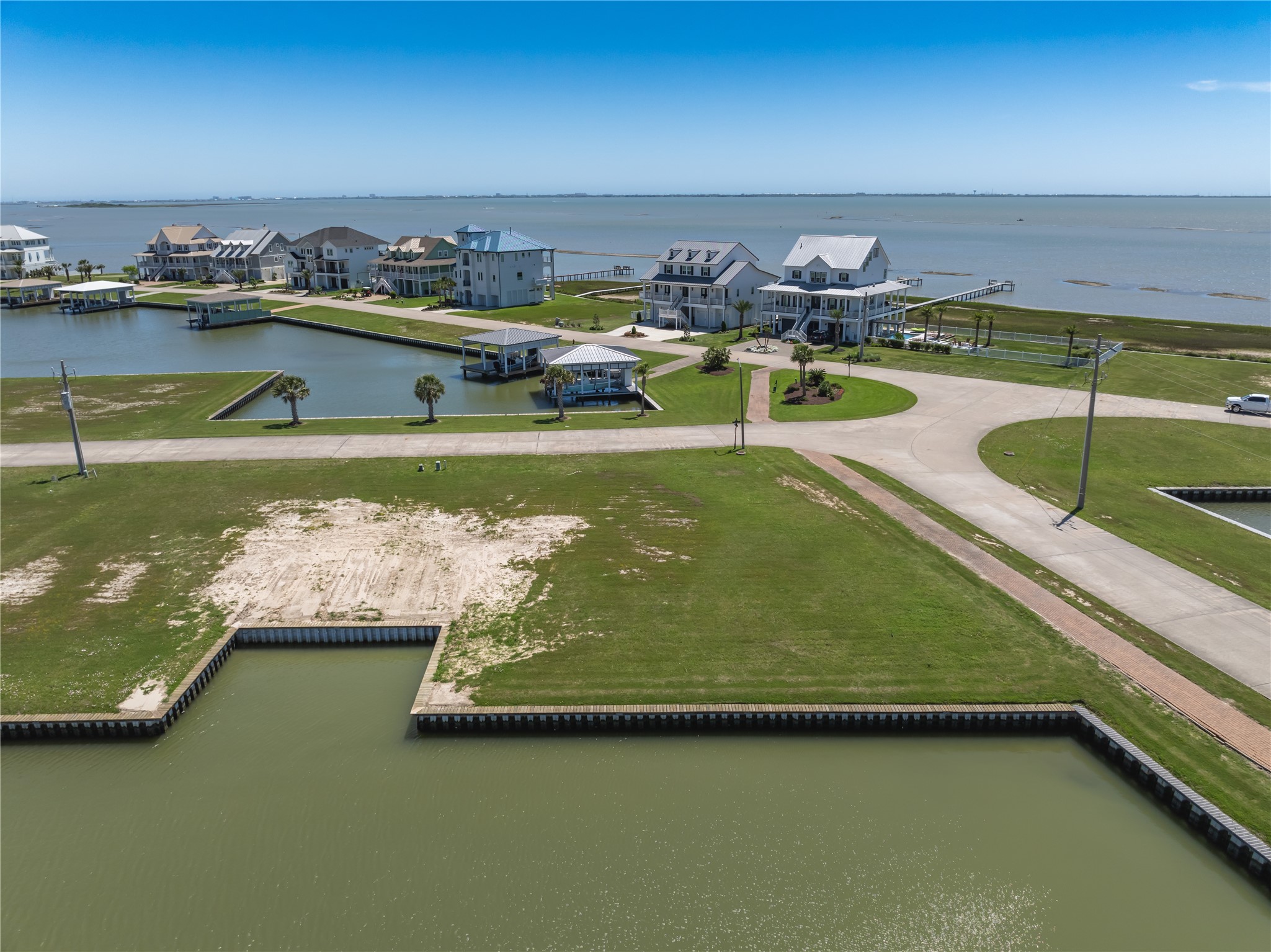2 Sugarloaf, Hitchcock, TX 77563