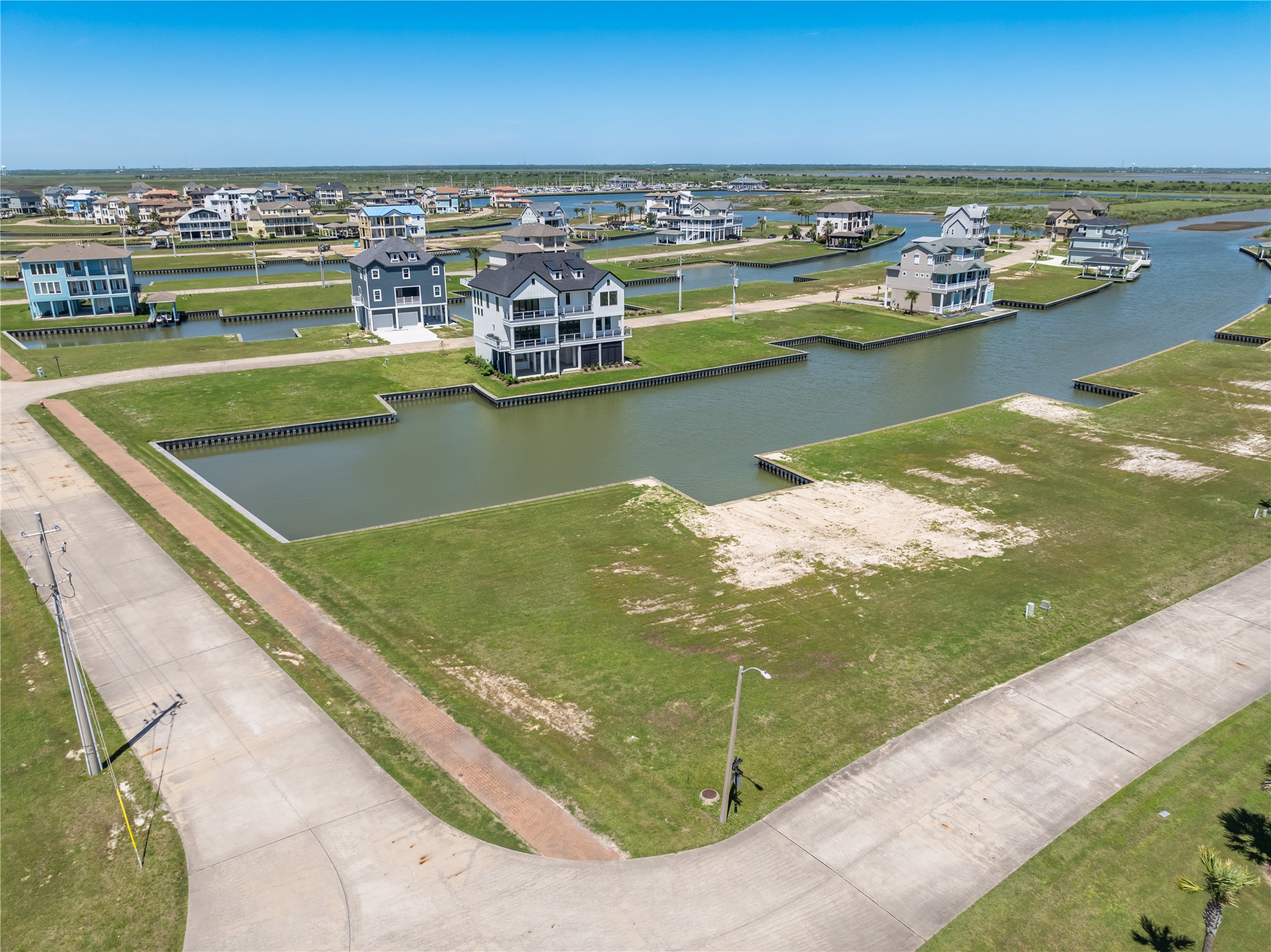 2 Sugarloaf, Hitchcock, TX 77563