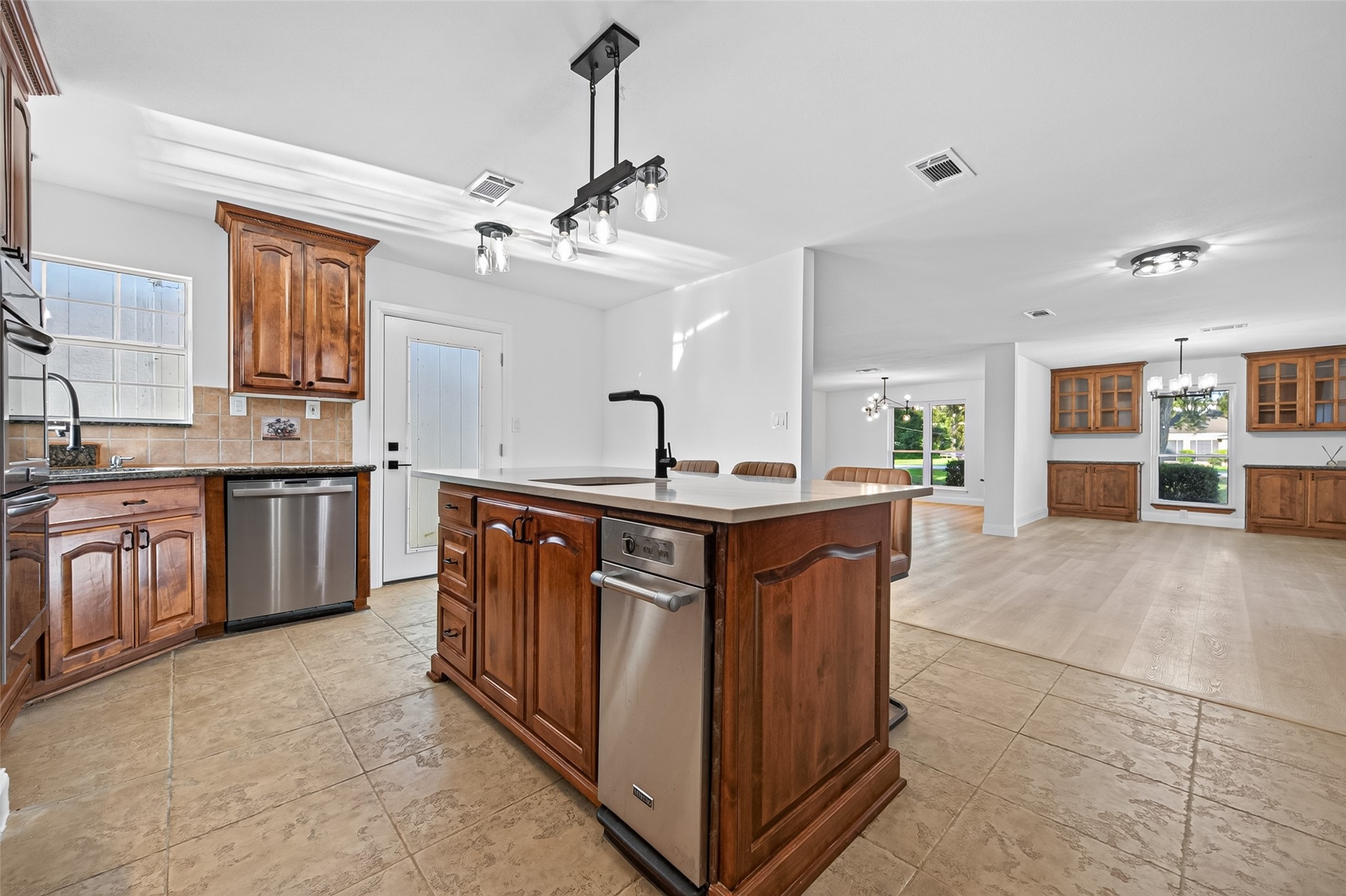 3811 Empress Lane, Richmond, TX 77406