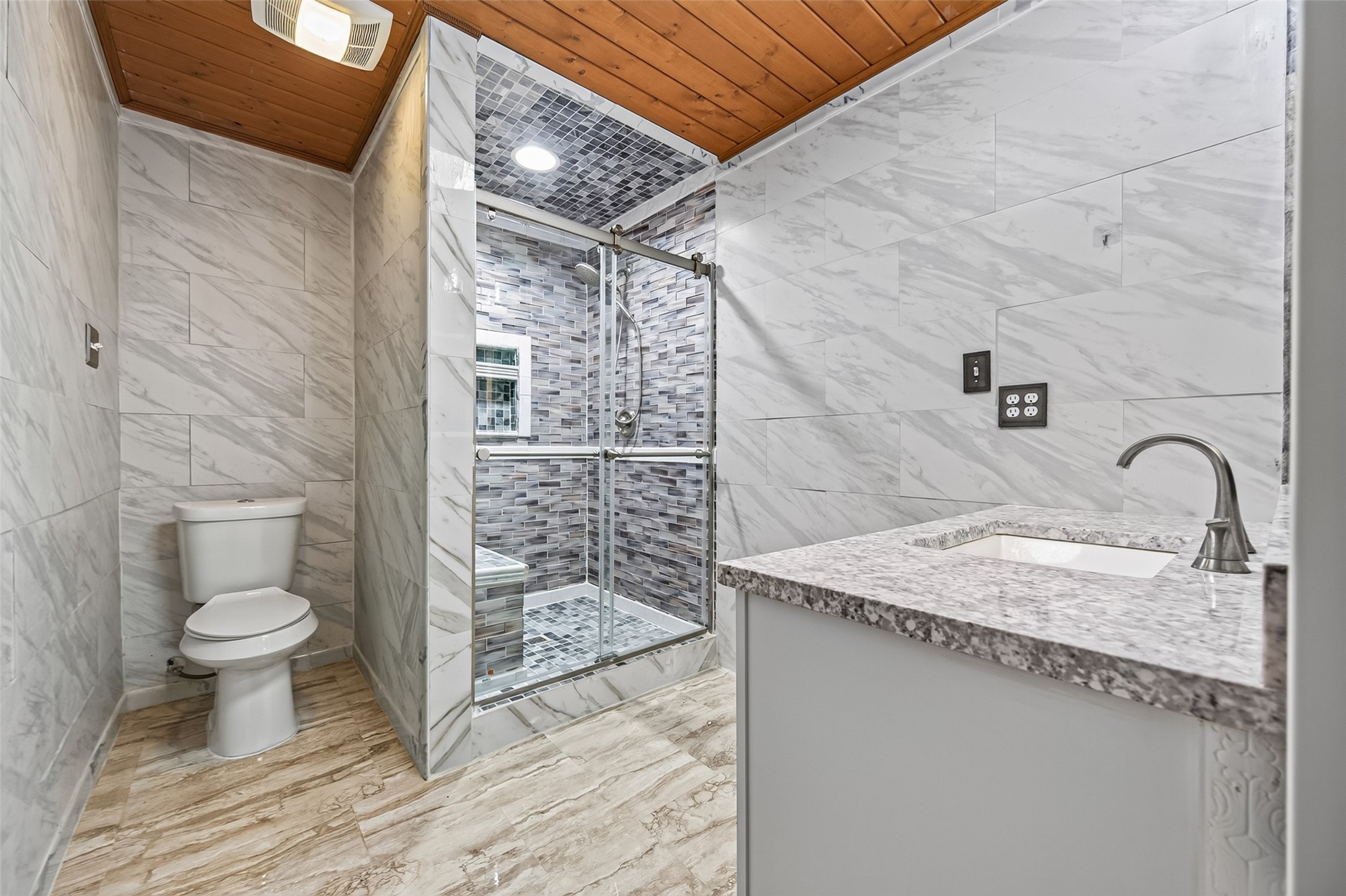 Master Bedroom 2 shower