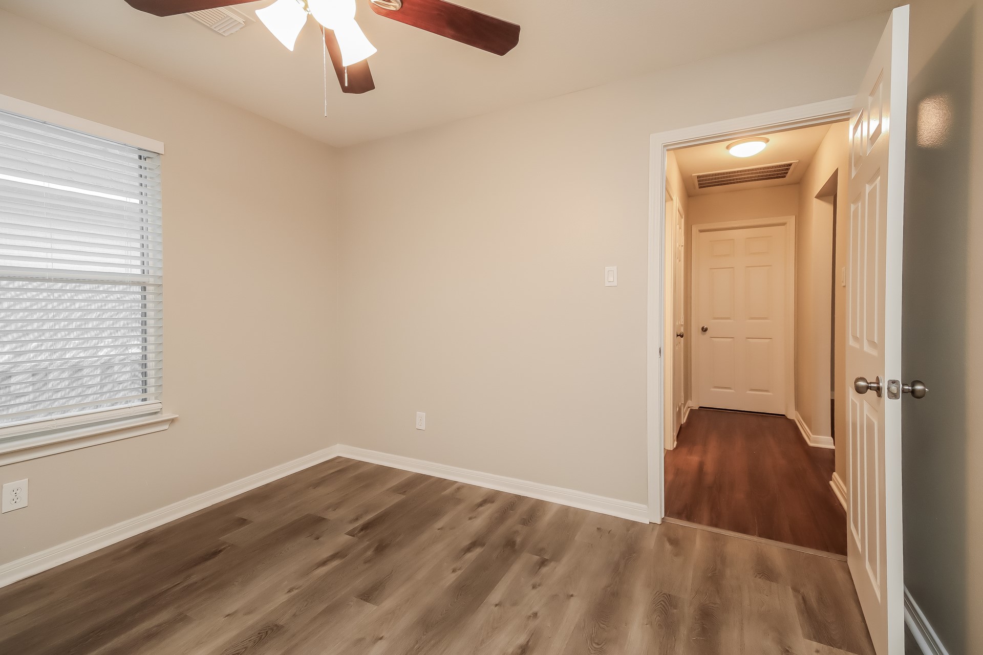 5016 Asia Lane, Dickinson, TX 77539