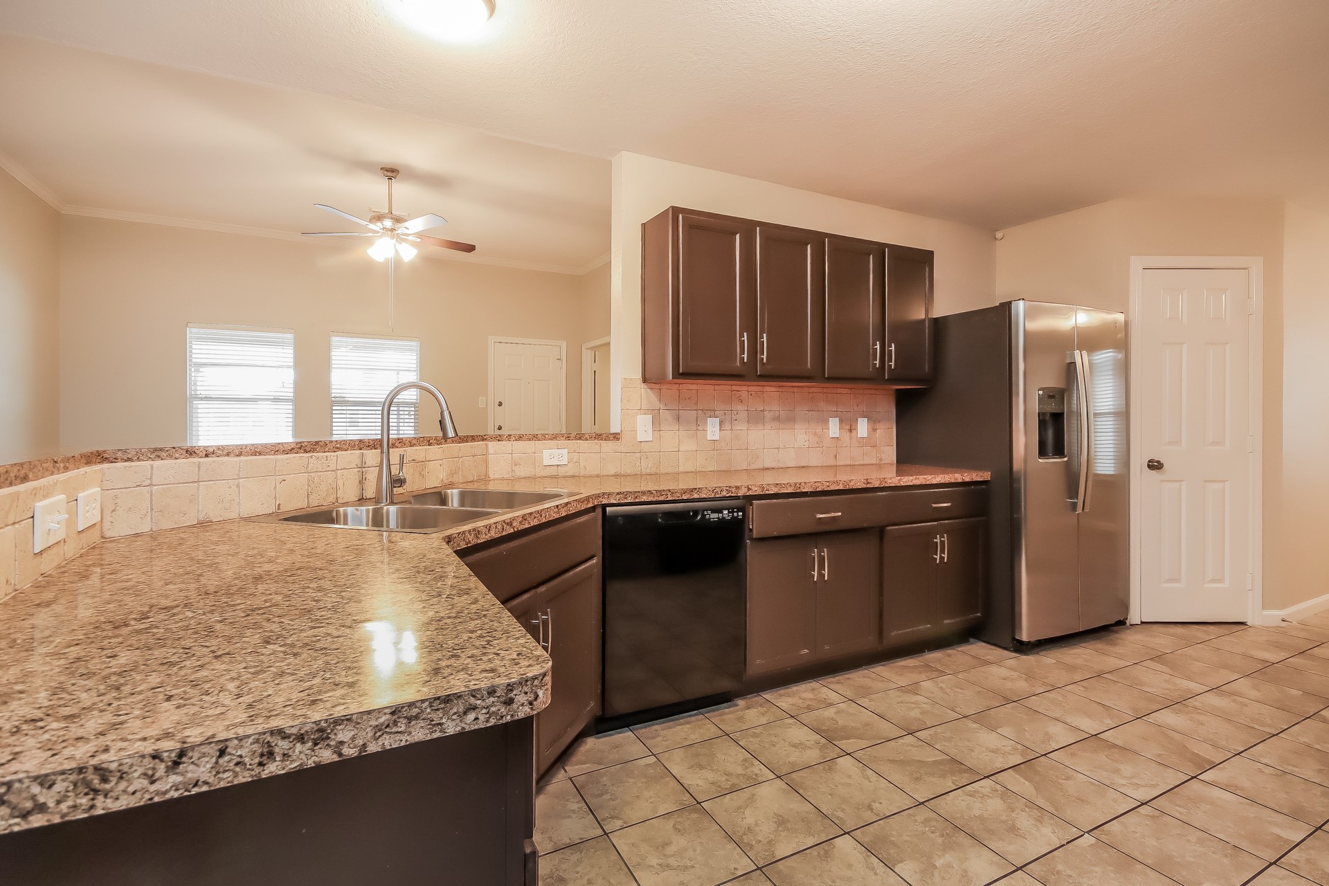 5016 Asia Lane, Dickinson, TX 77539