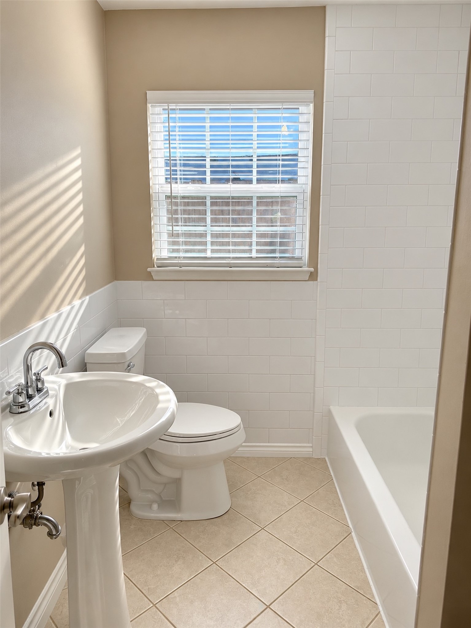 6633 W 43rd Street, Houston, TX 77092