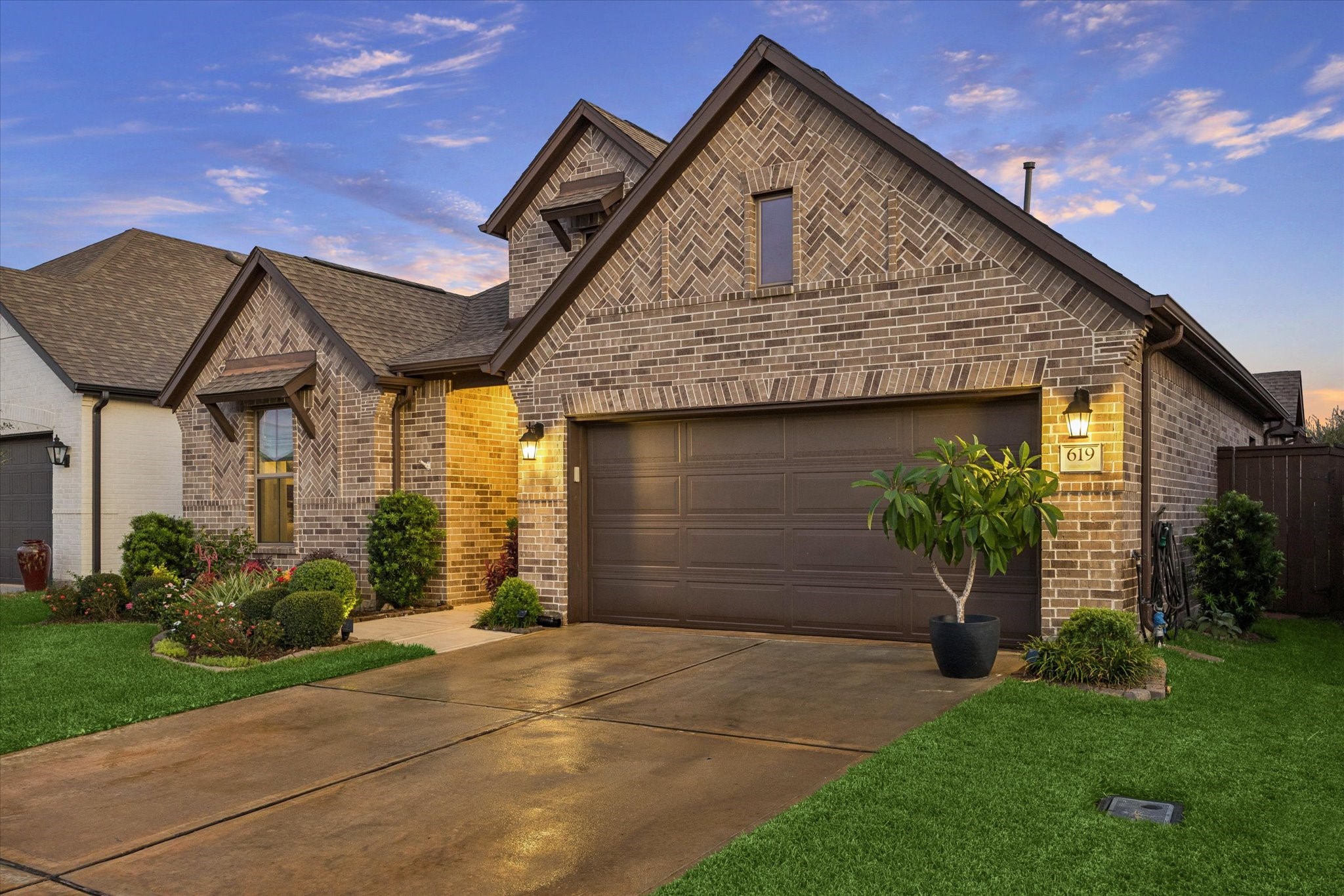 619 Livermore Street, Webster, TX 77598