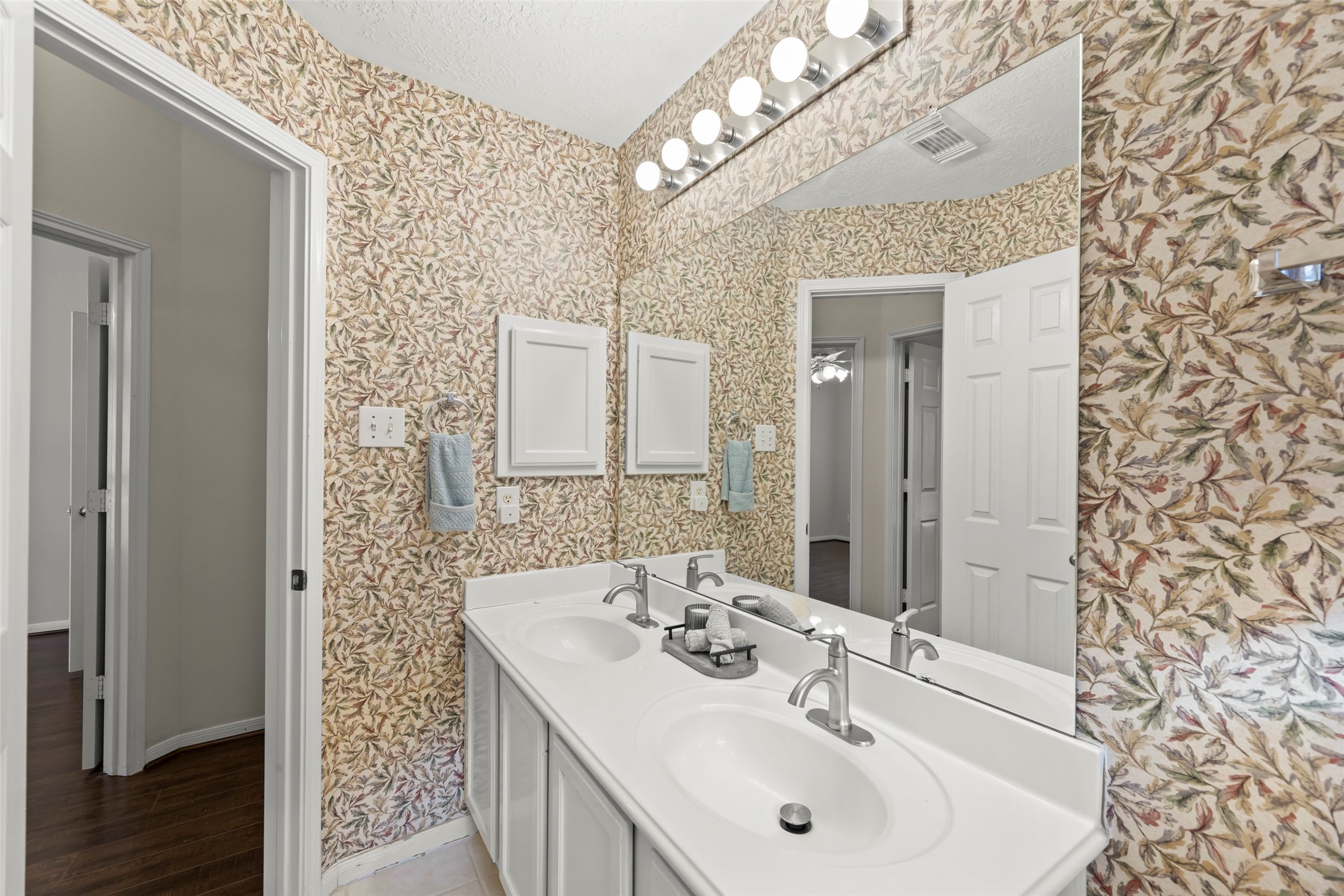 12322 Aspen Lane, Stafford, TX 77477