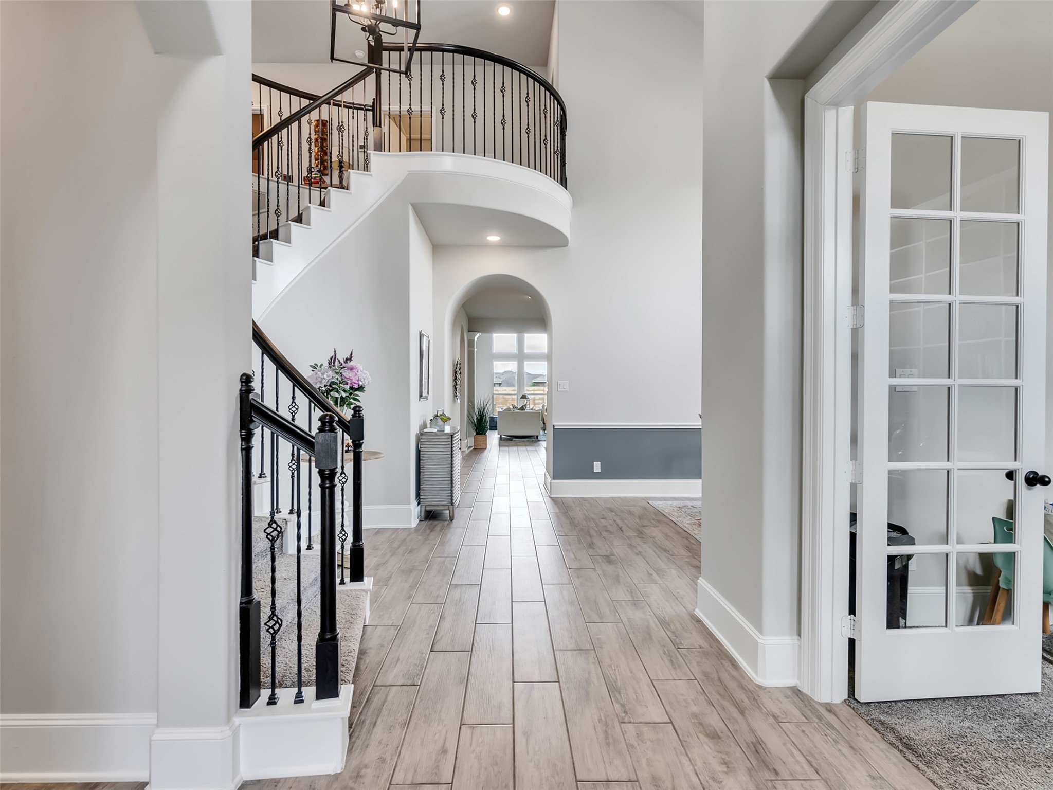 Elegant entryway Elegant entryway