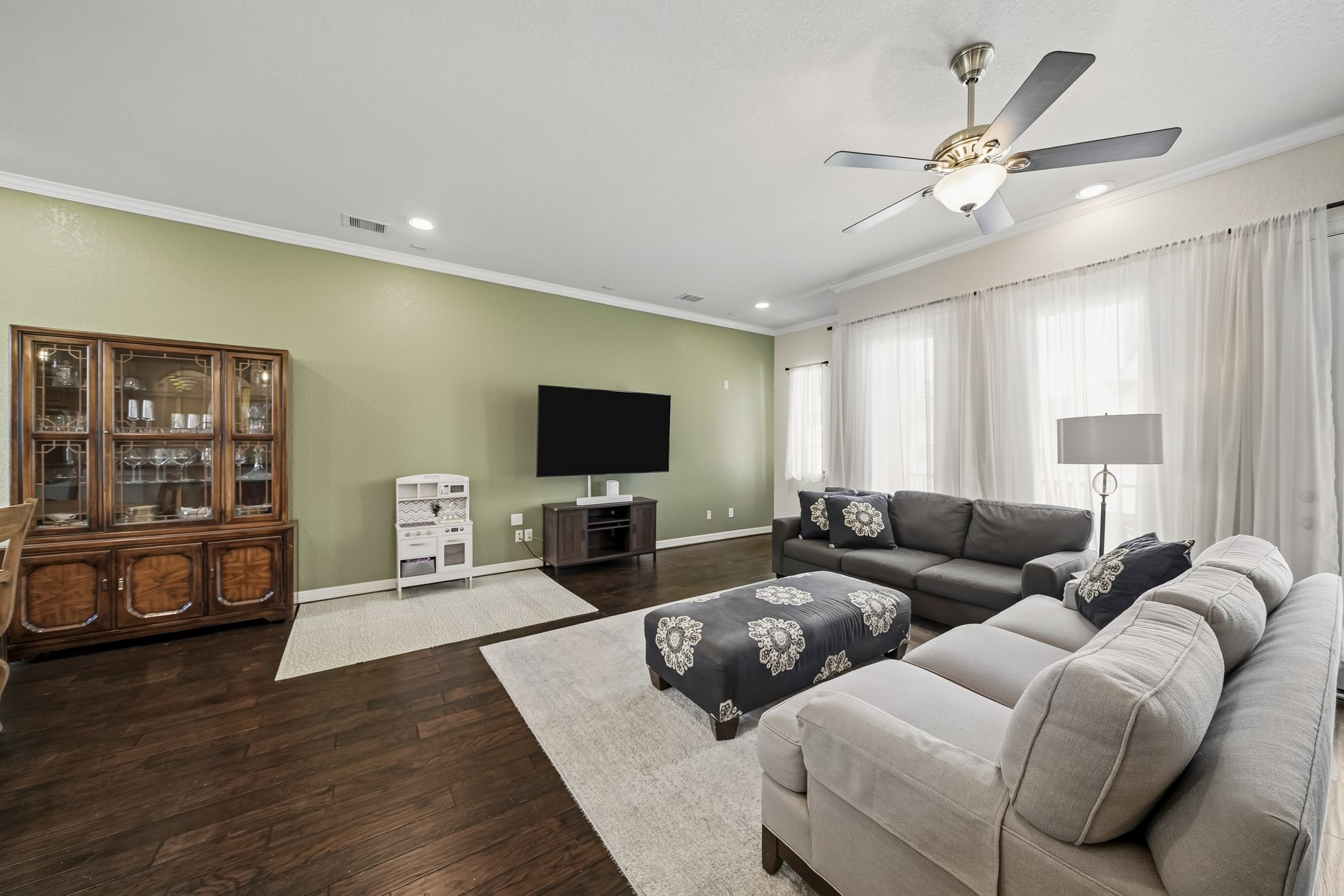 10112 Spring Shadows Park Circle, Houston, TX 77080
