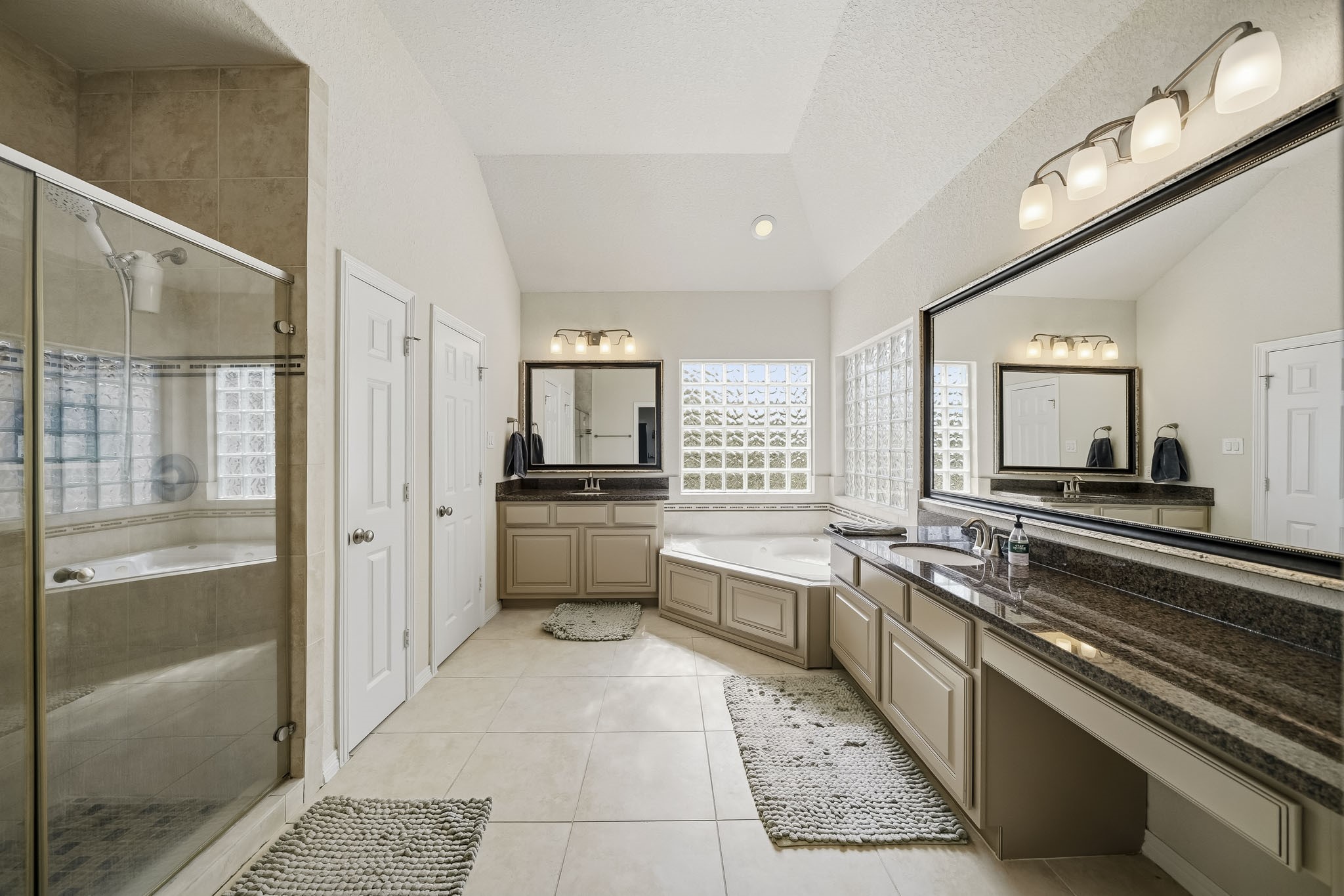 10112 Spring Shadows Park Circle, Houston, TX 77080