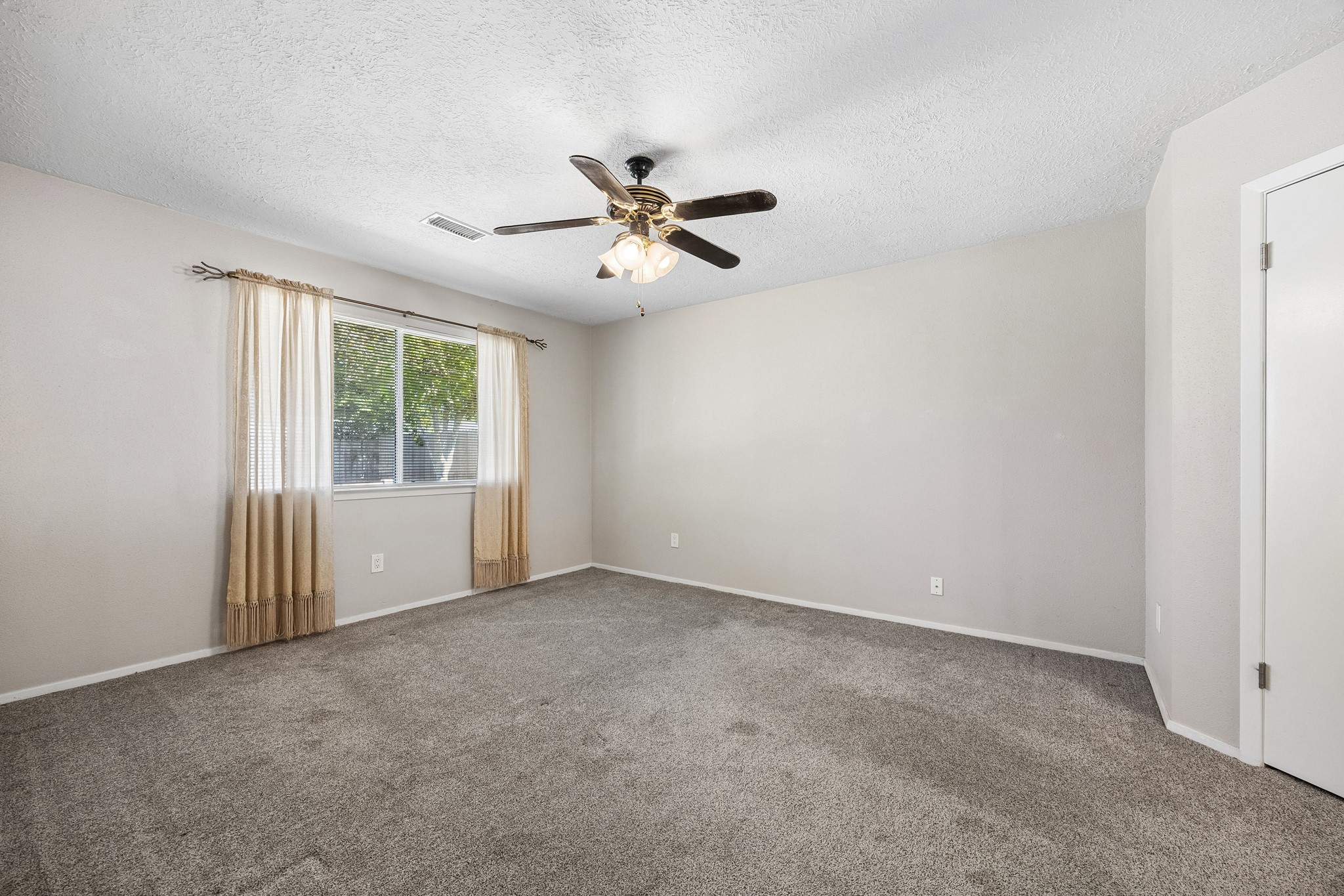 2514 Ewell Drive, League City, TX 77573