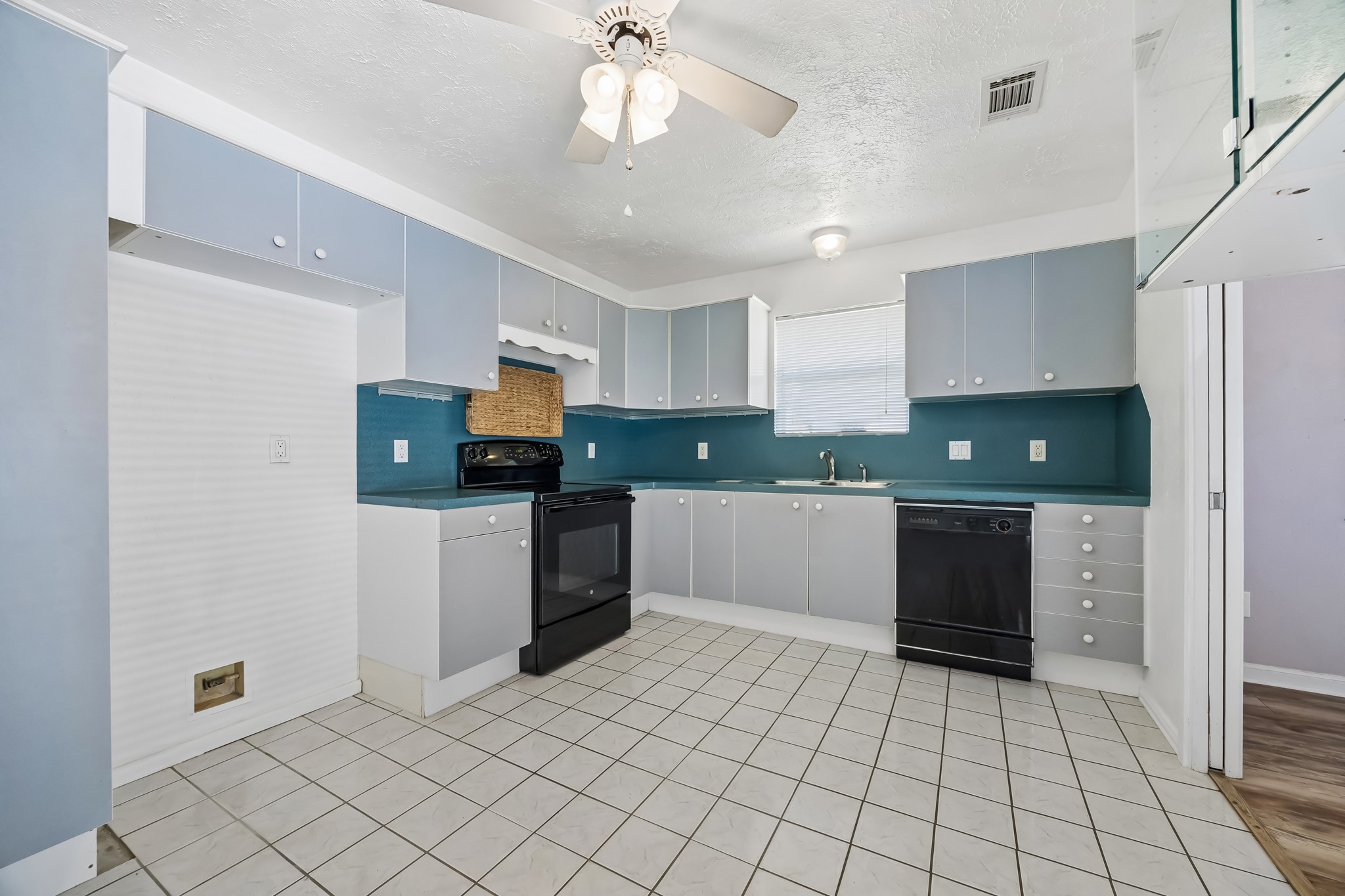 2514 Ewell Drive, League City, TX 77573