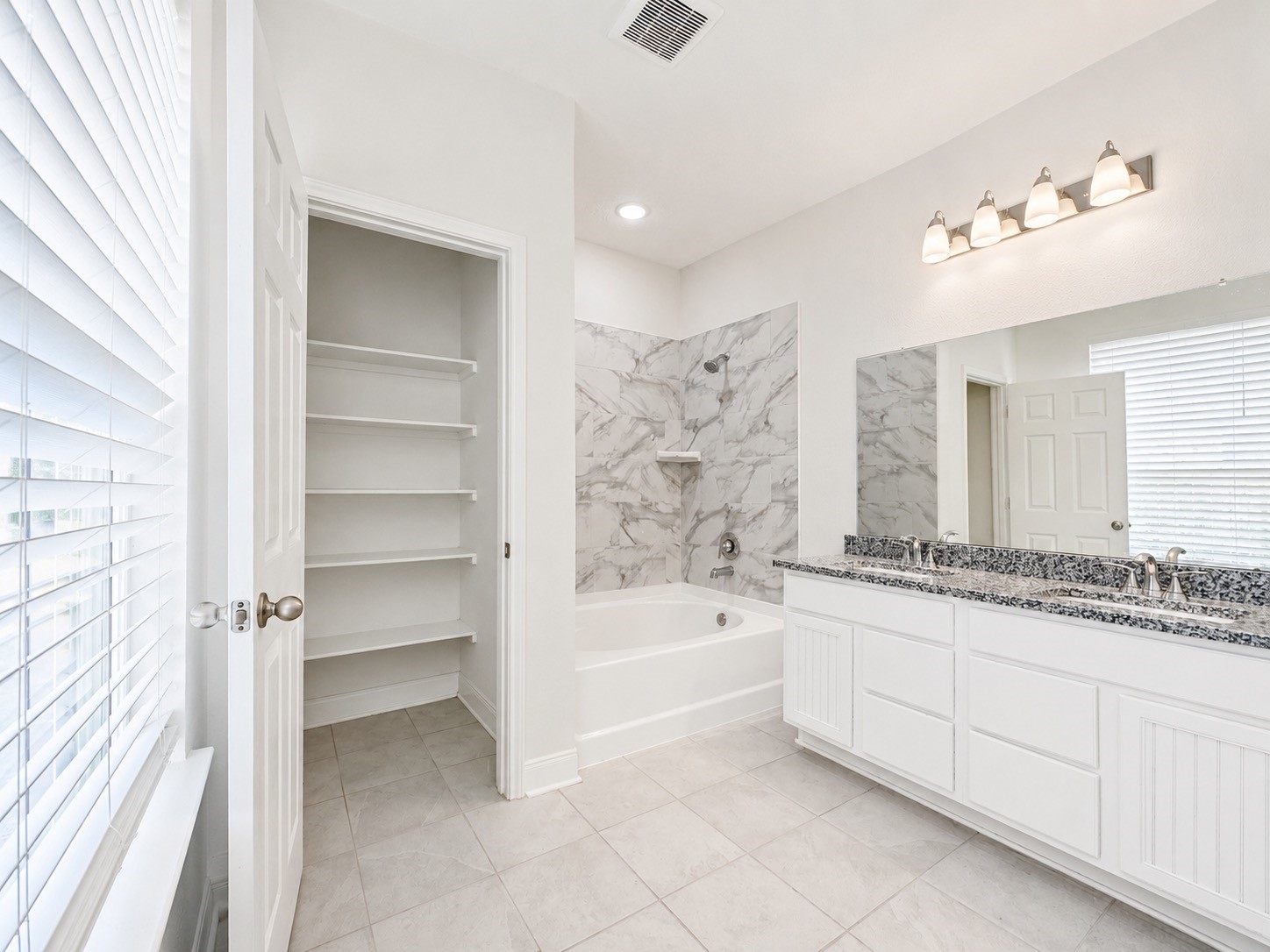 1023 Valley Crest Lane, La Marque, TX 77568