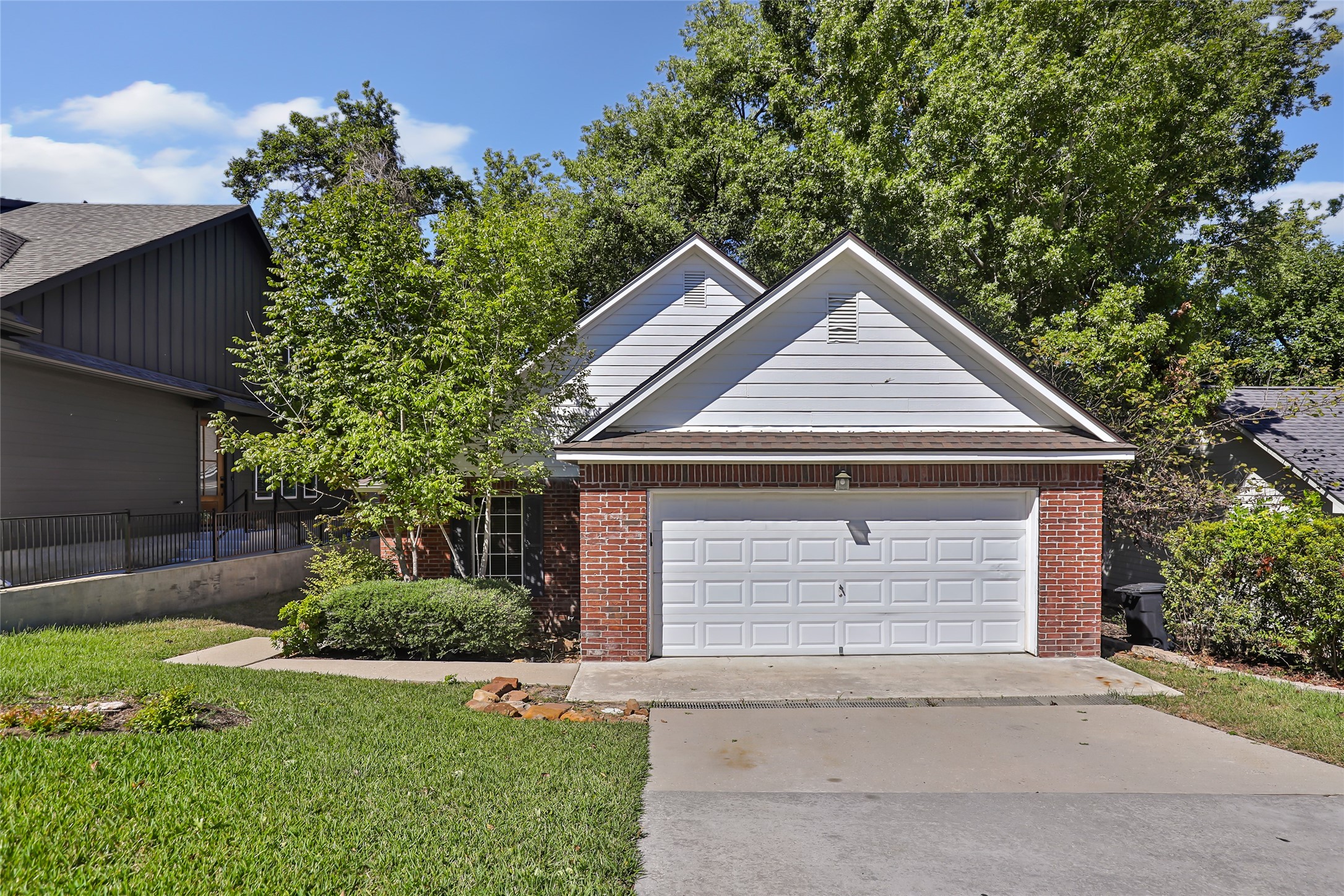 108 Harbour Town Circle, Conroe, TX 77356 108 Harbour Town Circle, Conroe, TX 77356