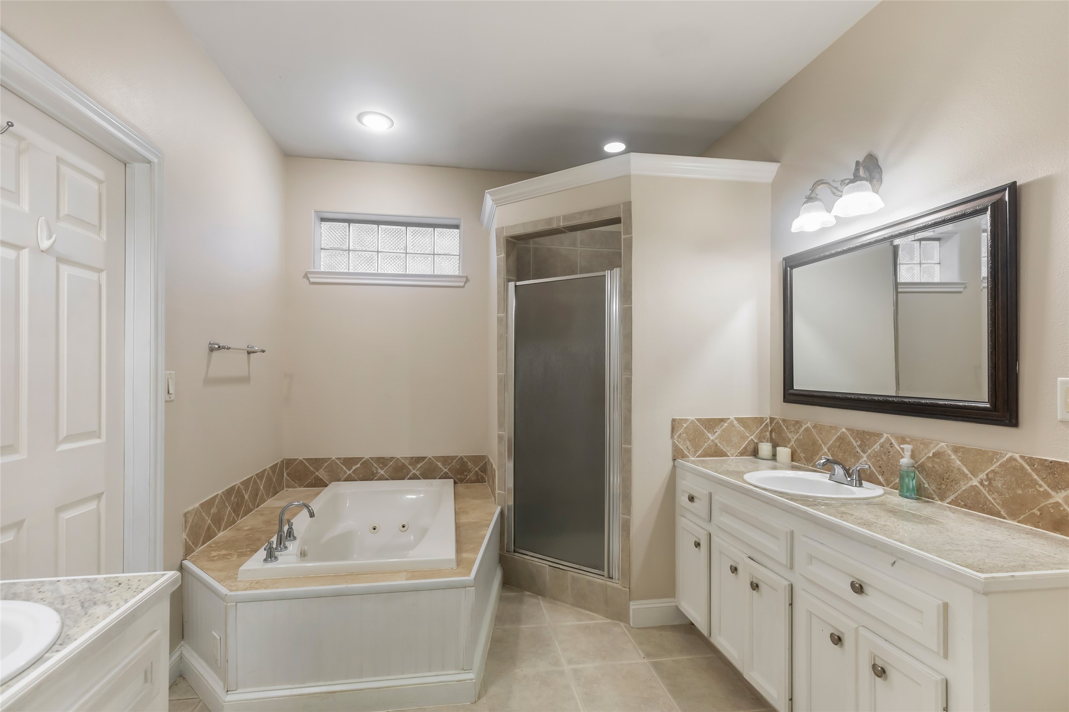 108 Harbour Town Circle, Conroe, TX 77356