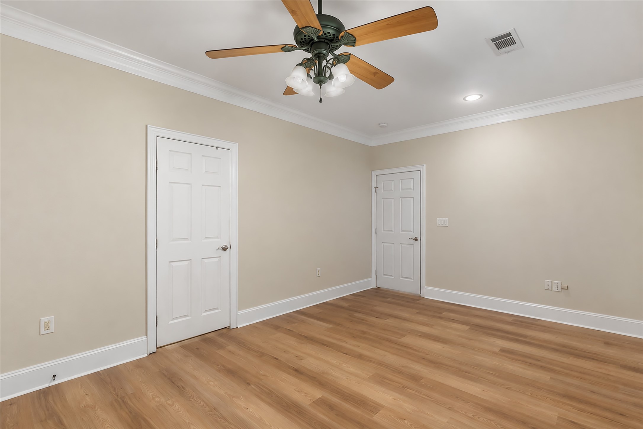 108 Harbour Town Circle, Conroe, TX 77356