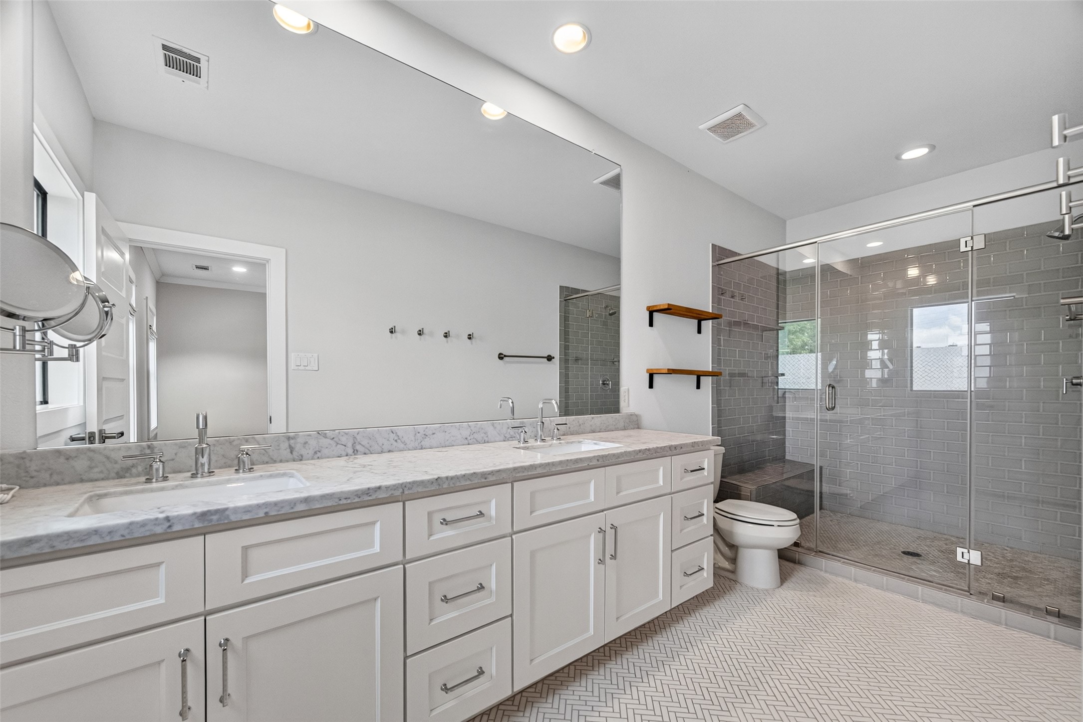 935 Bunton Street, Houston, TX 77009