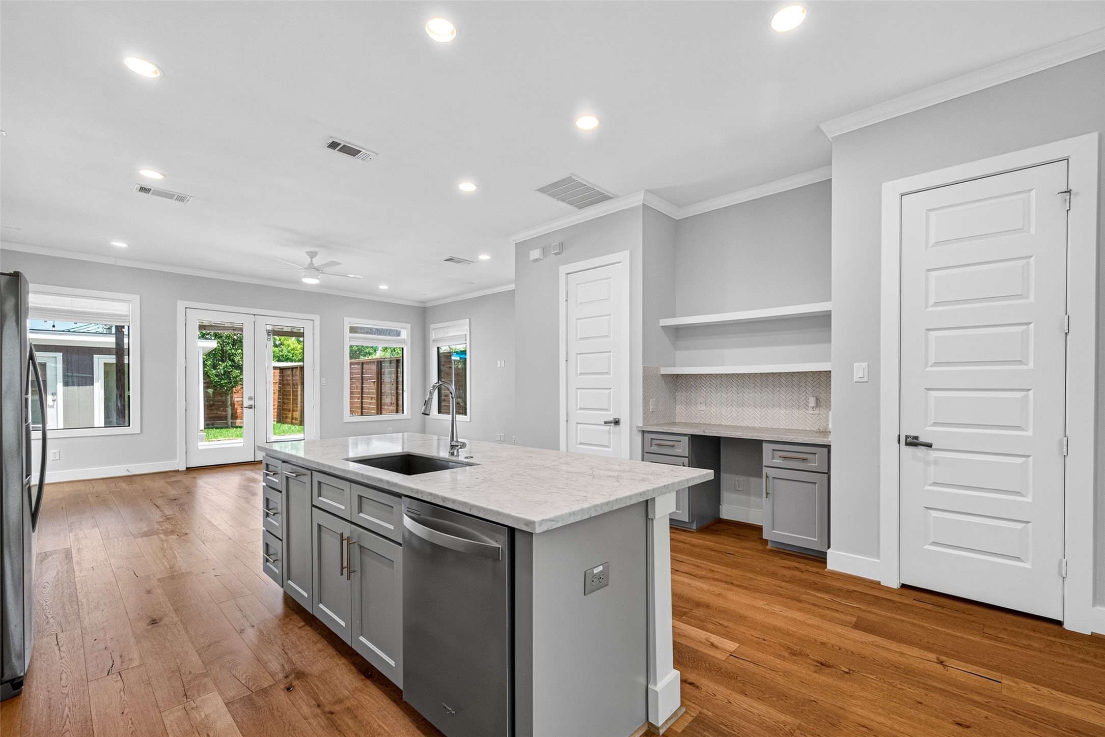 935 Bunton Street, Houston, TX 77009
