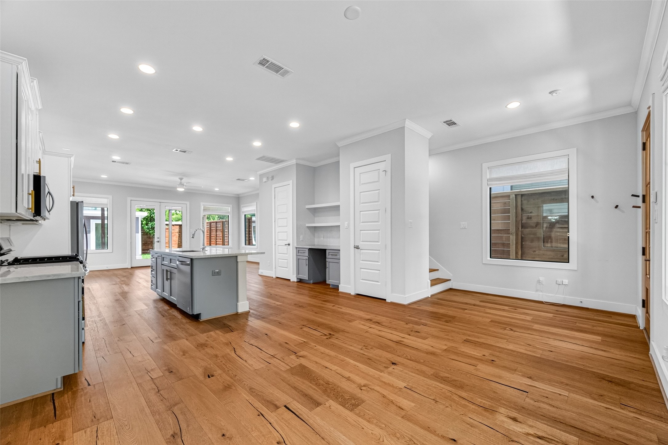 935 Bunton Street, Houston, TX 77009