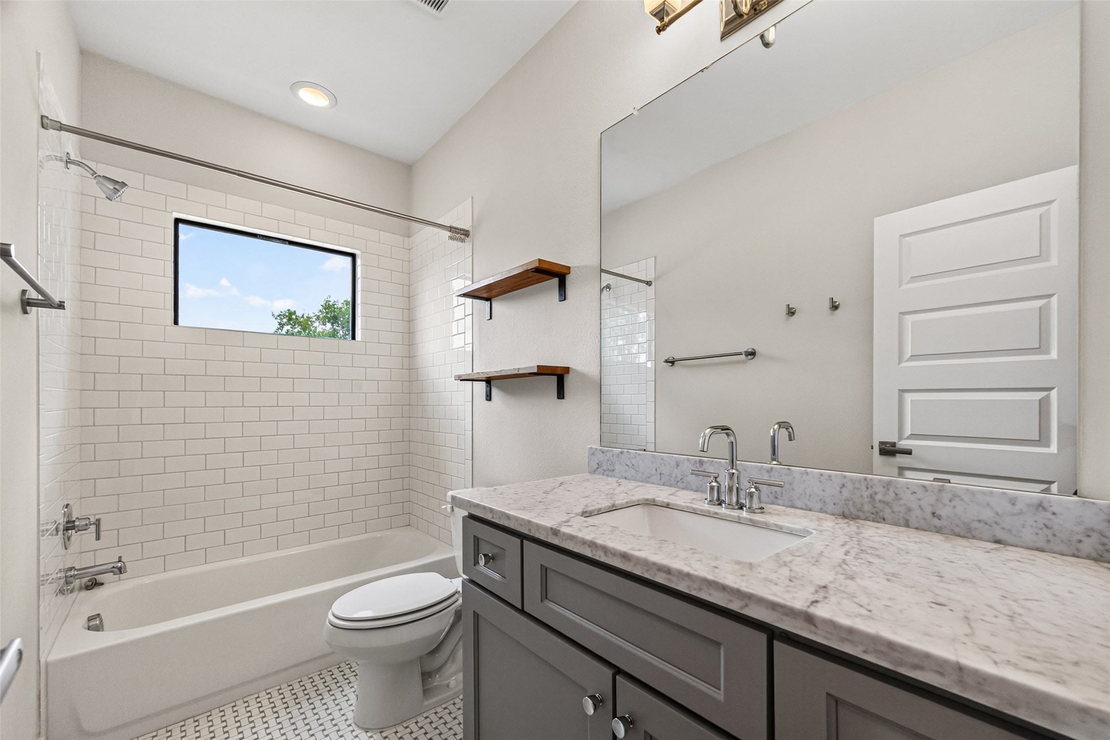 935 Bunton Street, Houston, TX 77009