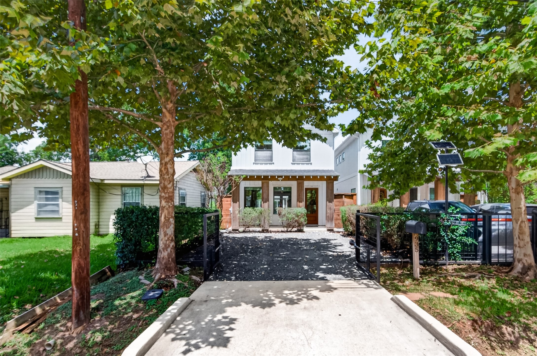 935 Bunton Street, Houston, TX 77009