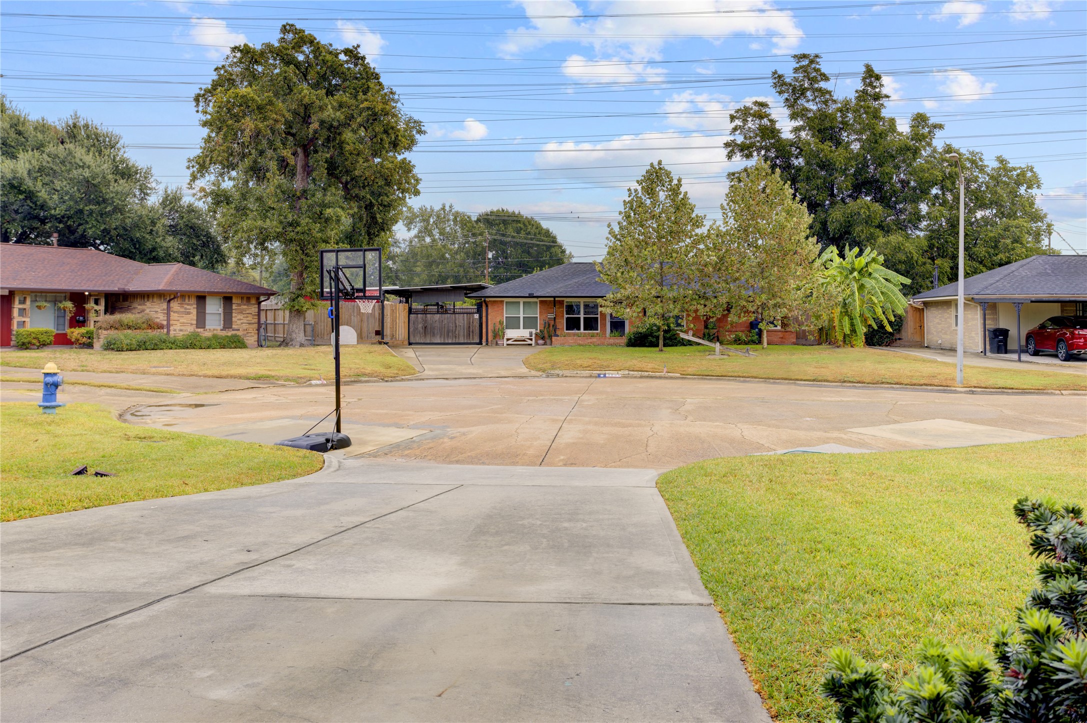 View from the driveway of the cul-de-sac.