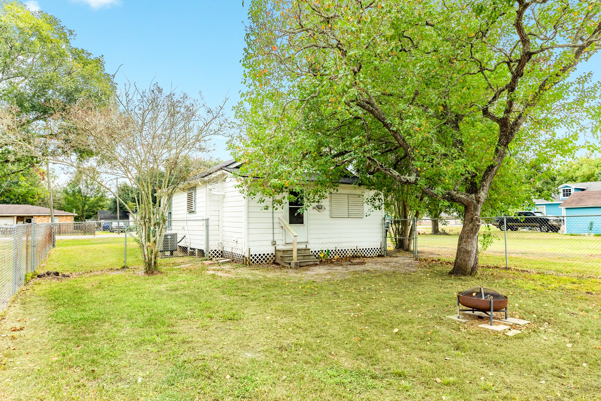 7414 Stewart Street, Hitchcock, TX 77563