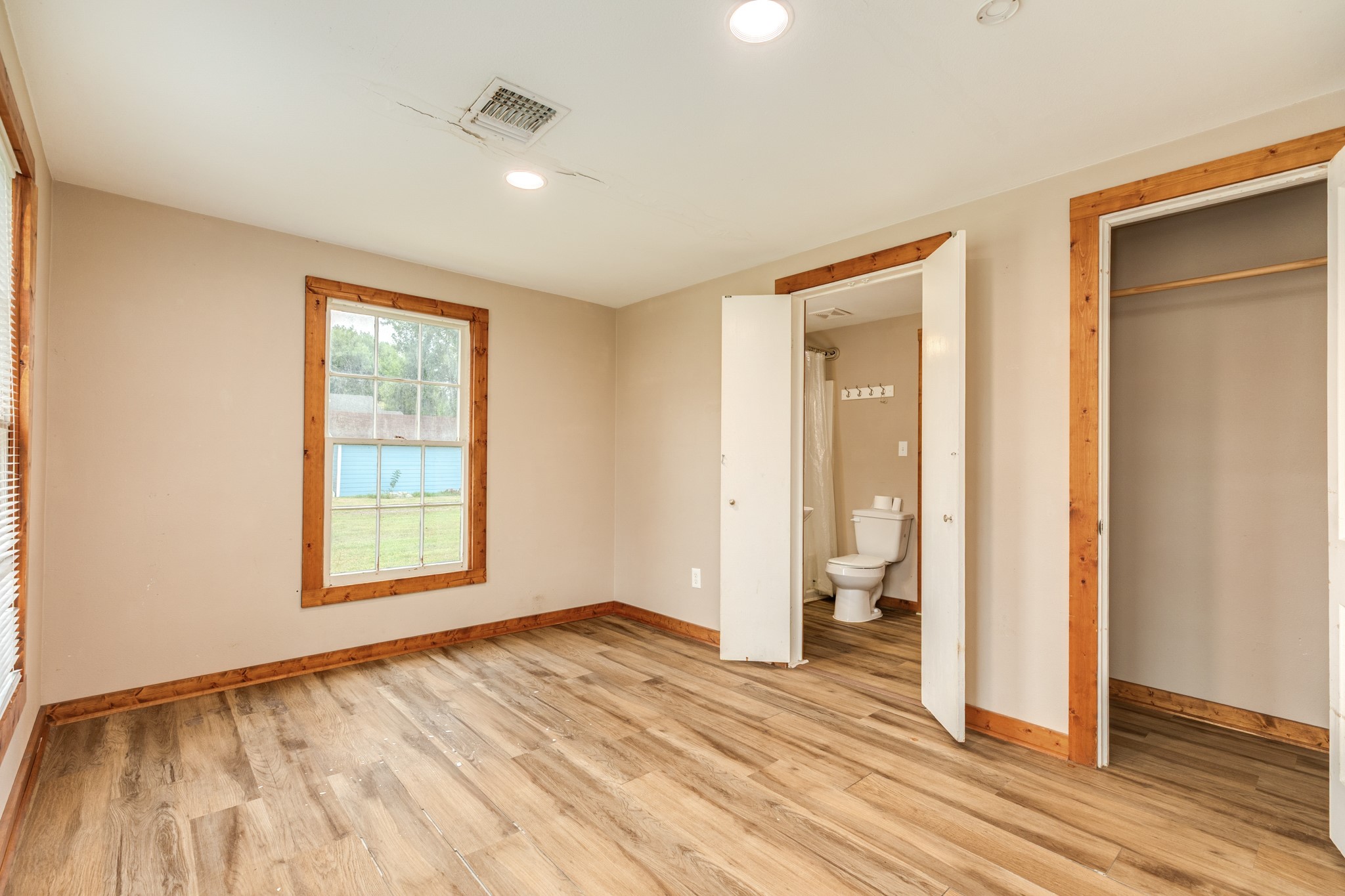 7414 Stewart Street, Hitchcock, TX 77563