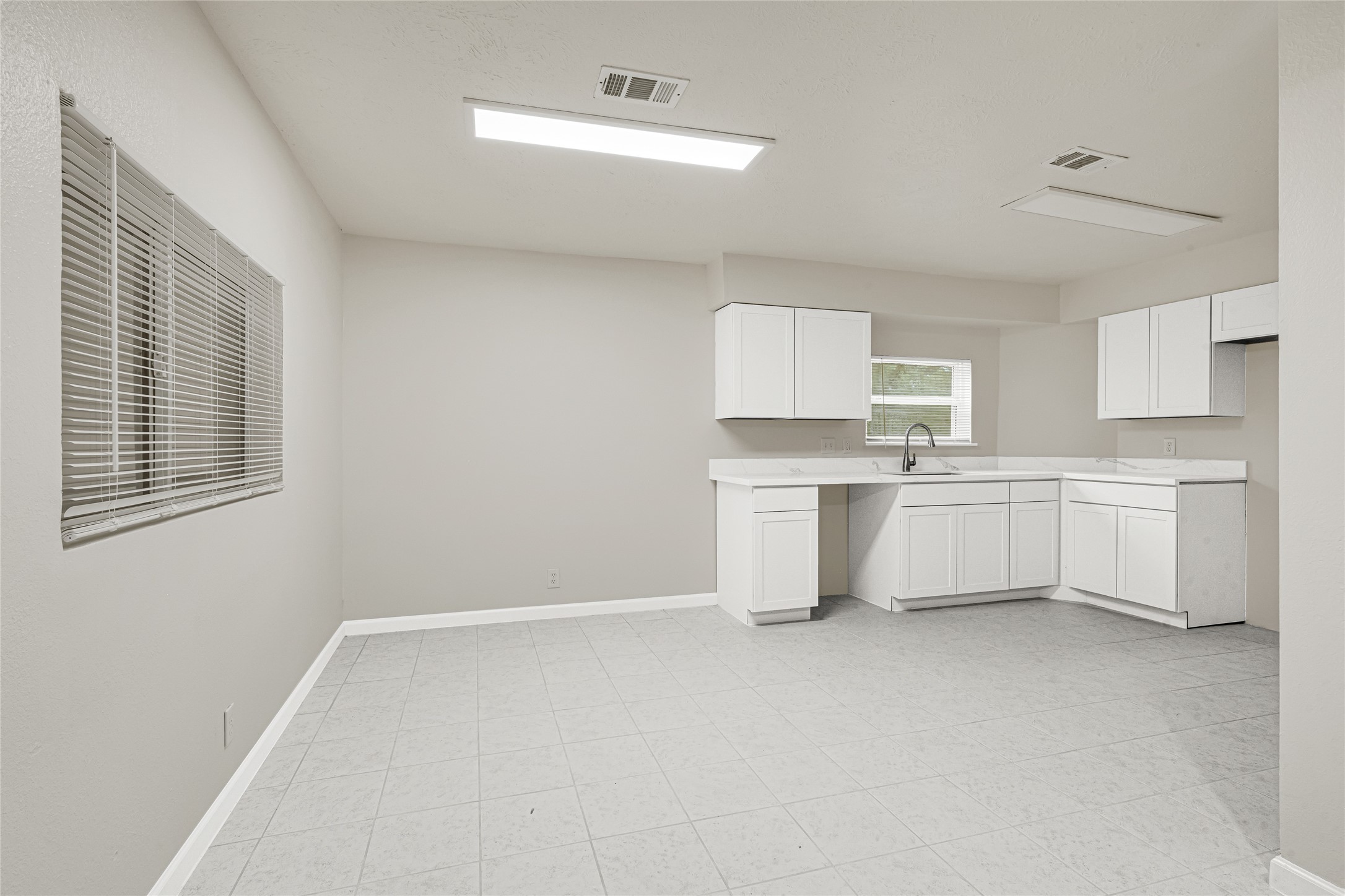 Kitchen and Dining Combo