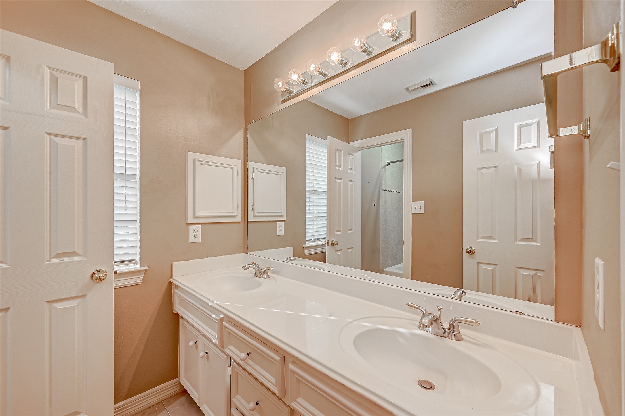 1838 Northshore Drive, Missouri City, TX 77459