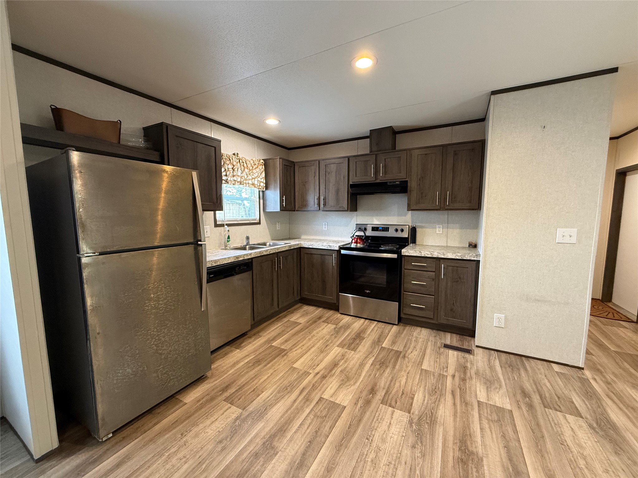 2245 County Road 130, Pearland, TX 77581 2245 County Road 130, Pearland, TX 77581