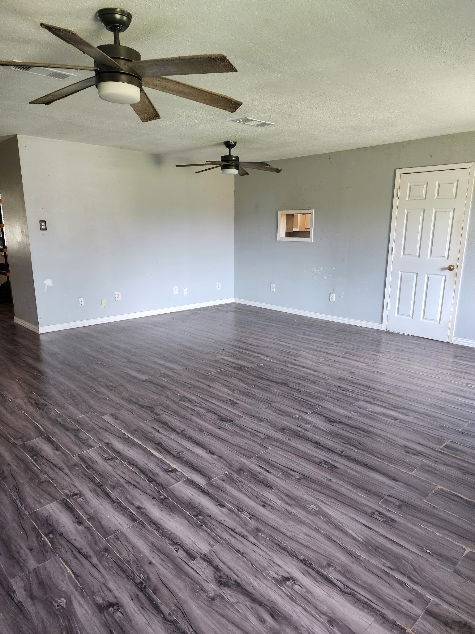 129 Mulberry Street, Lake Jackson, TX 77566
