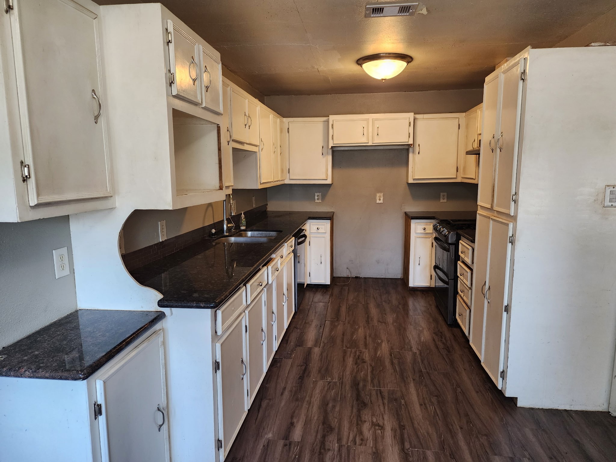 129 Mulberry Street, Lake Jackson, TX 77566 129 Mulberry Street, Lake Jackson, TX 77566
