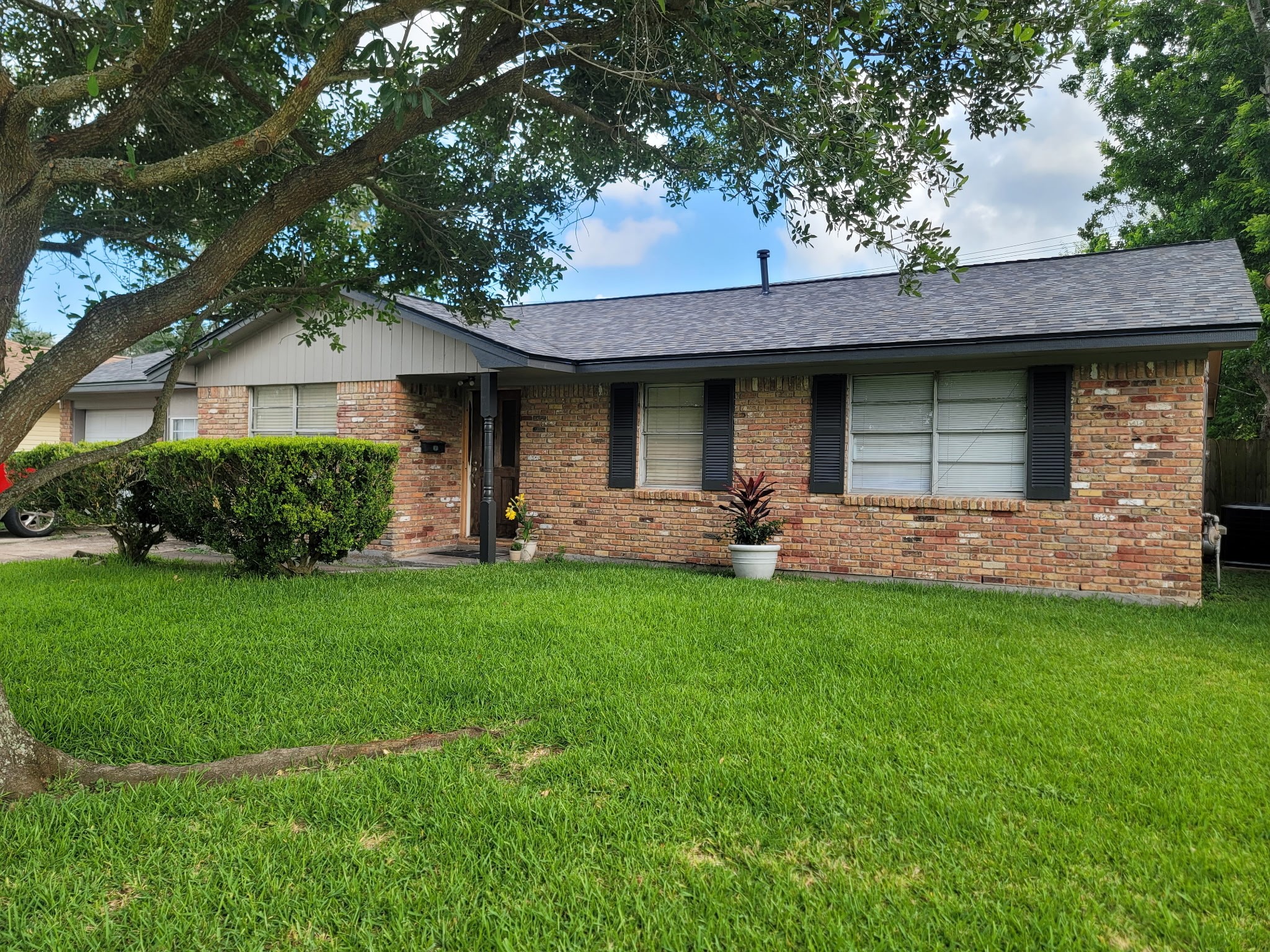129 Mulberry Street, Lake Jackson, TX 77566 129 Mulberry Street, Lake Jackson, TX 77566