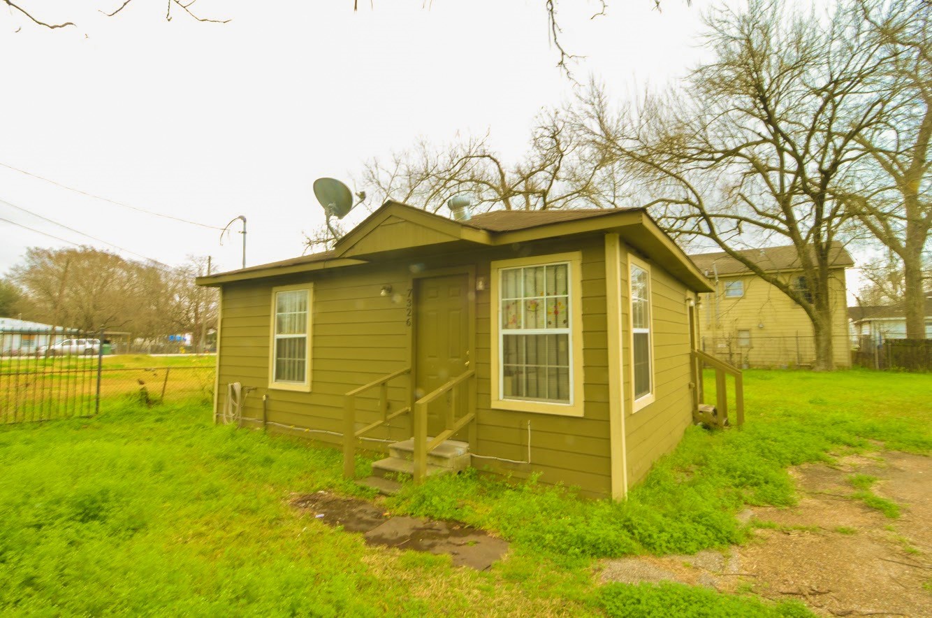 7326 Eagle Pass Street, Houston, TX 77020 7326 Eagle Pass Street, Houston, TX 77020