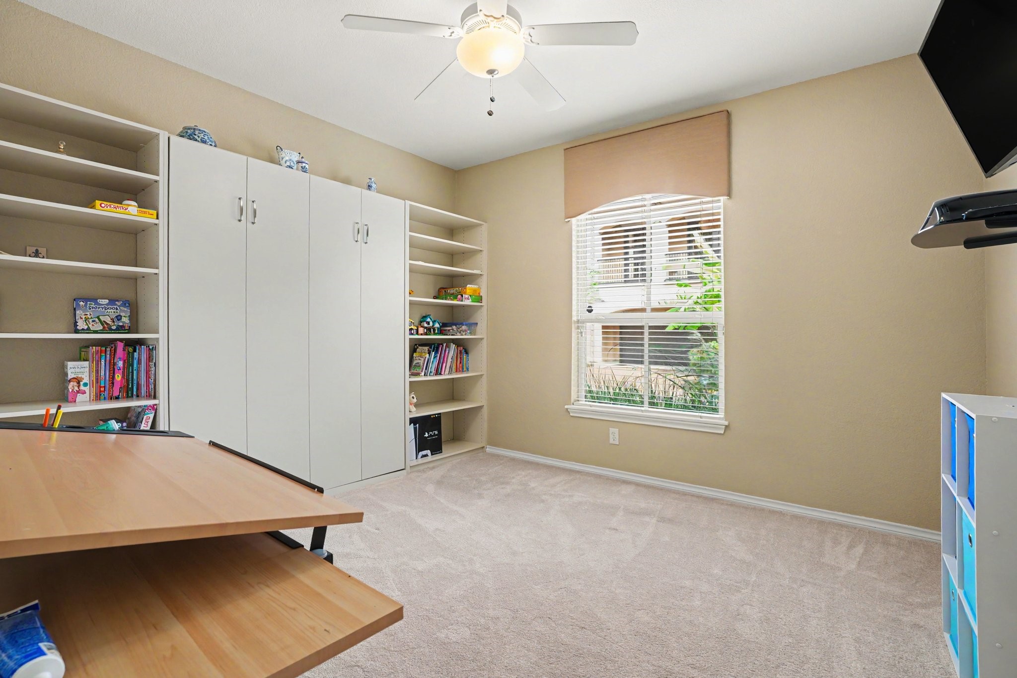 3rd bedroom on the first floor