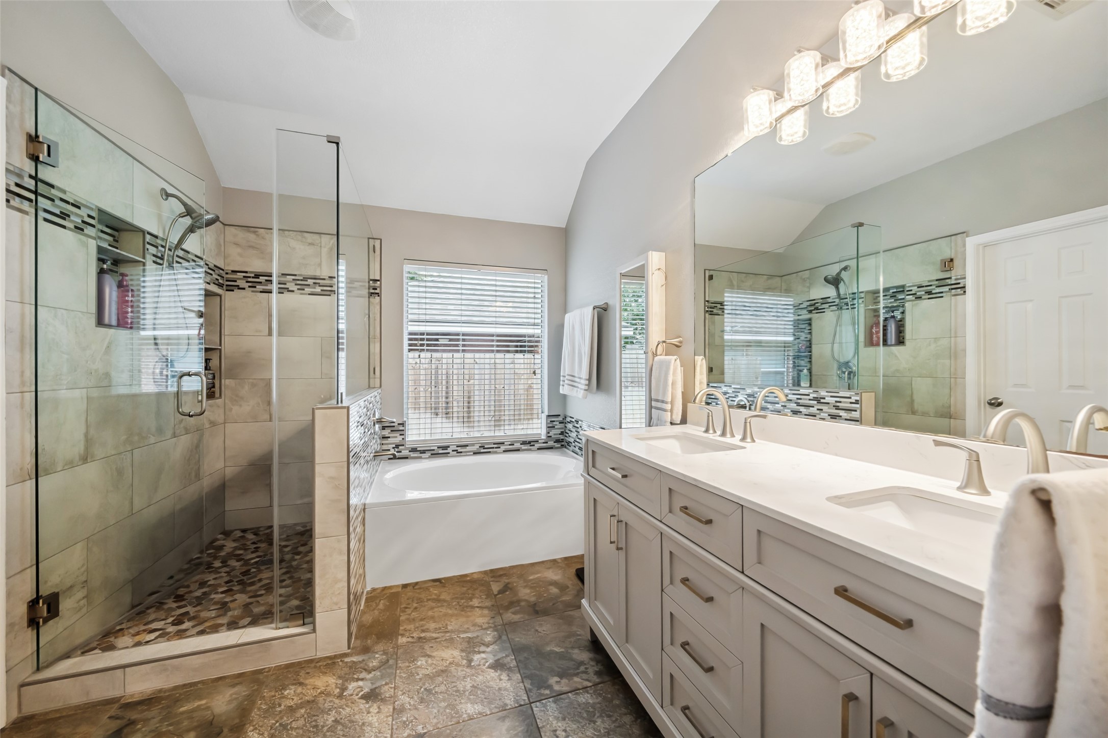 17911 Yukon Pass Drive, Humble, TX 77346