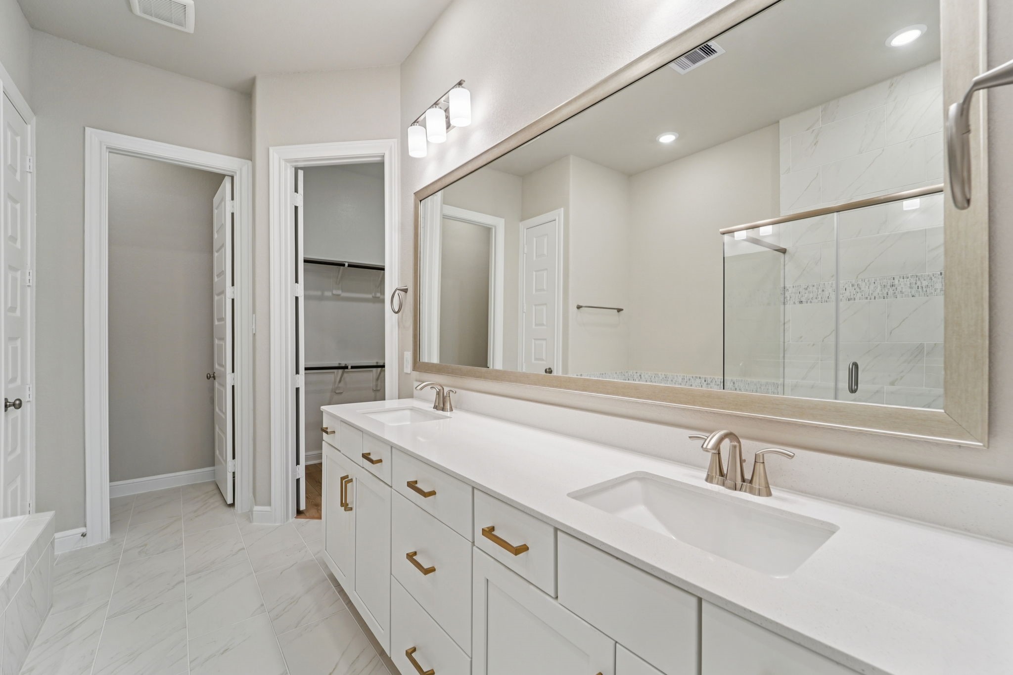 Photo is not of actual home, but is an inspirational photo of builder's model home and may depict options, furnishings, and/or decorator features that are not included.