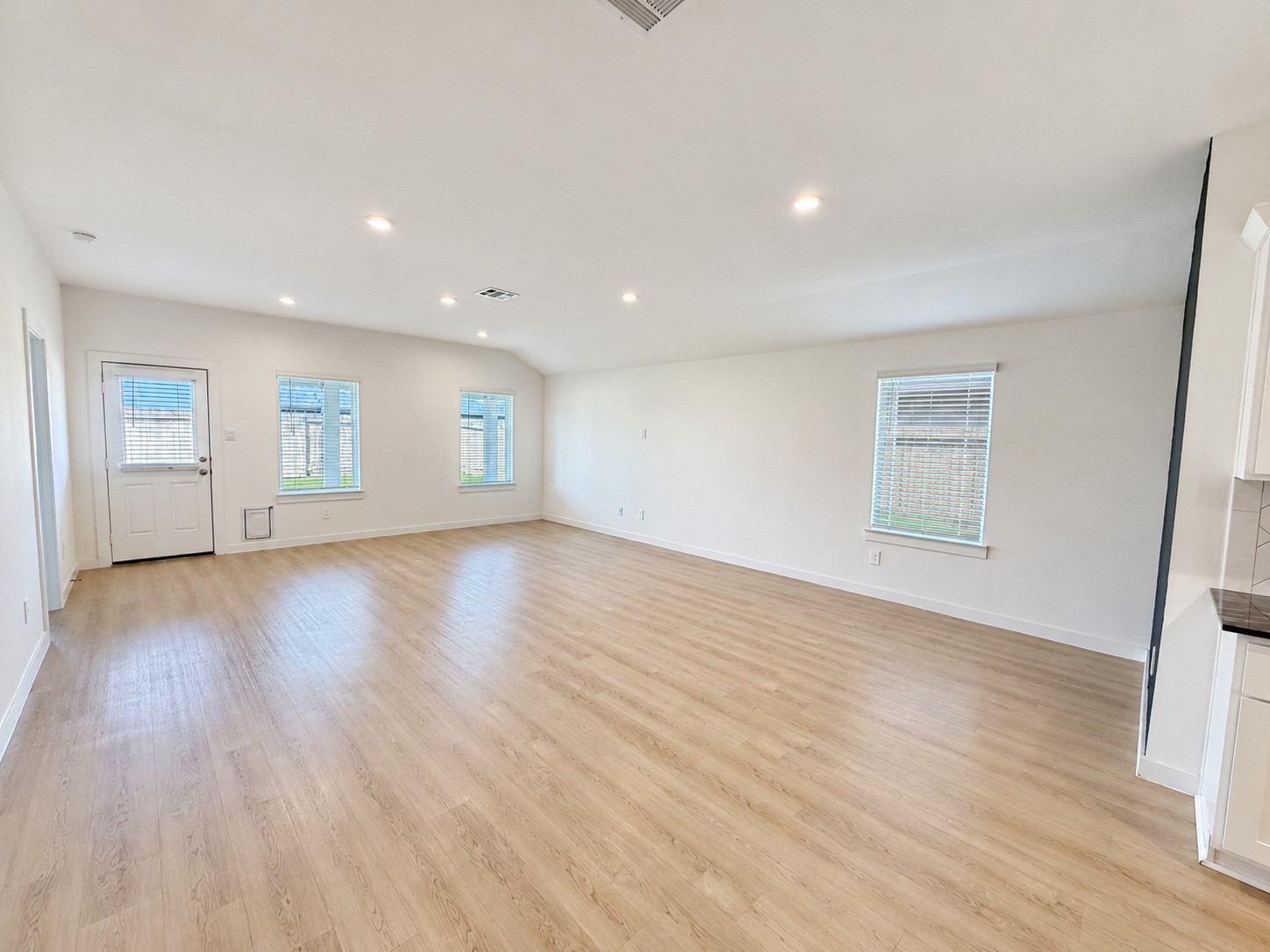 1319 Sea Breeze Way, Iowa Colony, TX 77583